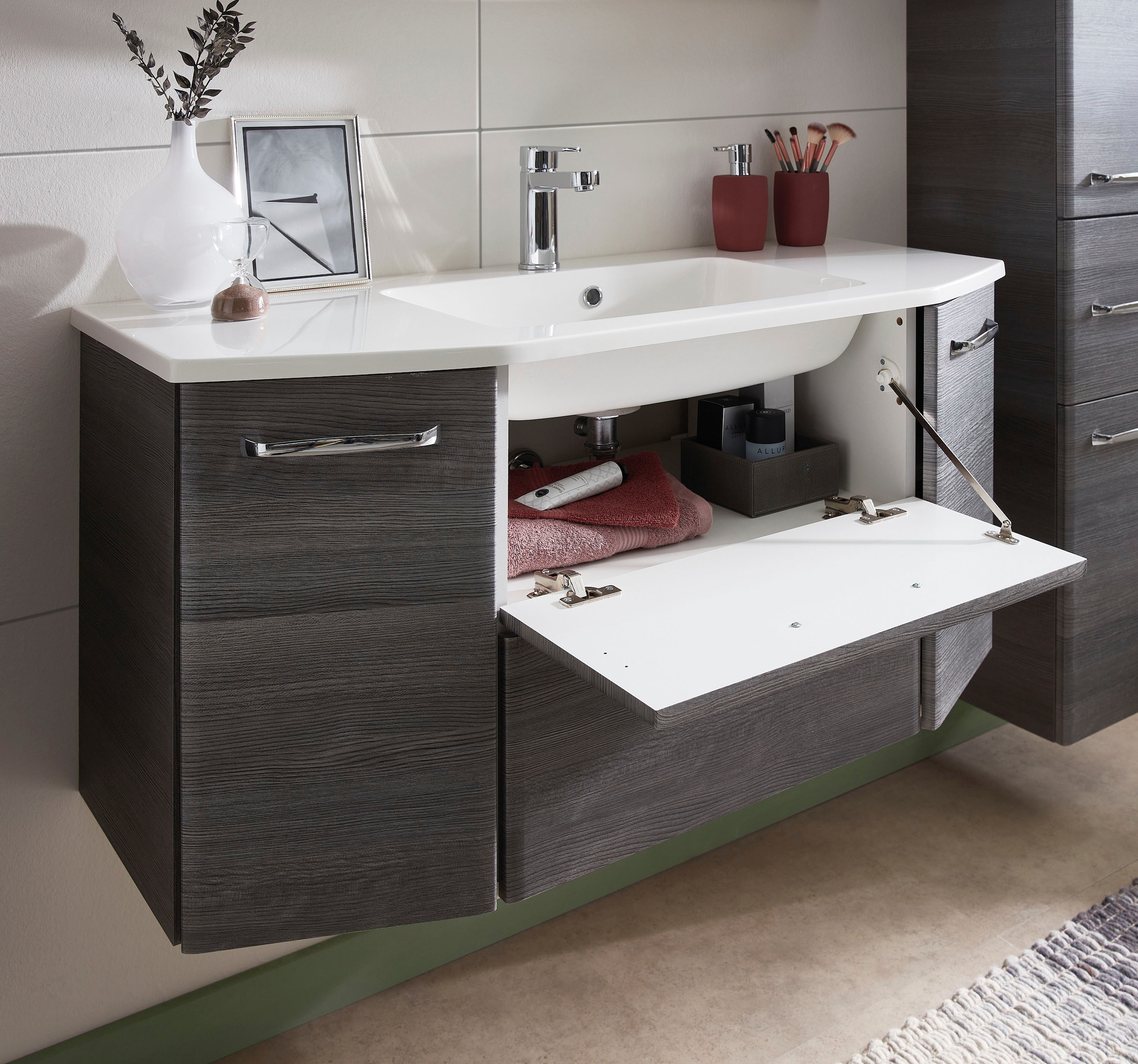 Saphir Badmöbel-Set »Quickset 4-teilig, Mineralmarmor-Waschtisch und LED-Spiegelschrank«, (5 St.), Unterschrank, Hängeschrank, inkl. Türdämpfer, 7 Türen, 1 Klappe