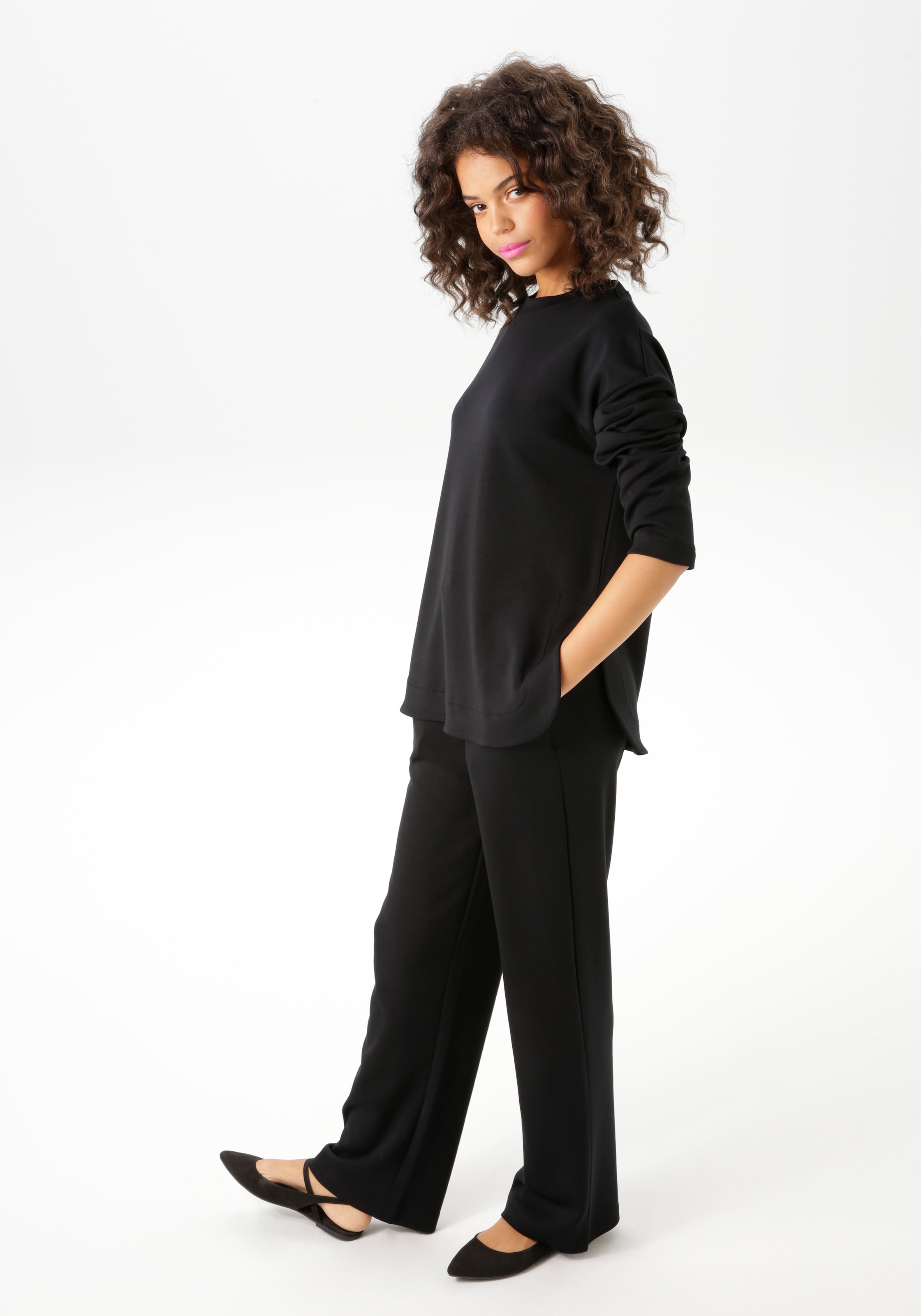 Aniston CASUAL Sweatshirt , in trendiger Farbpalette
