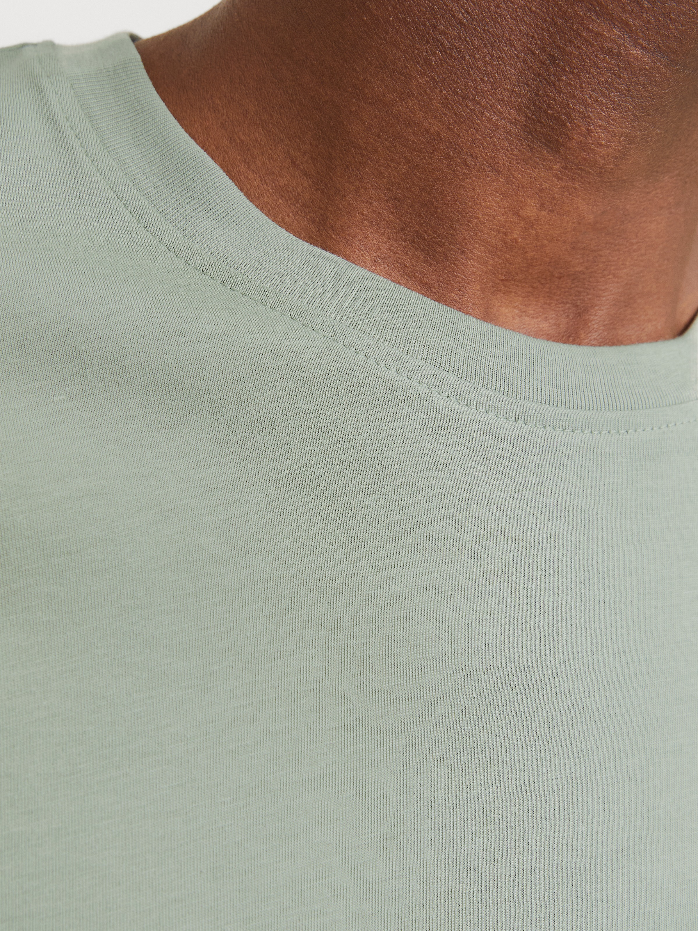 Jack & Jones Rundhalsshirt »JJESTAR JJ TEE SS NOOS«, mit Logo Schriftzug