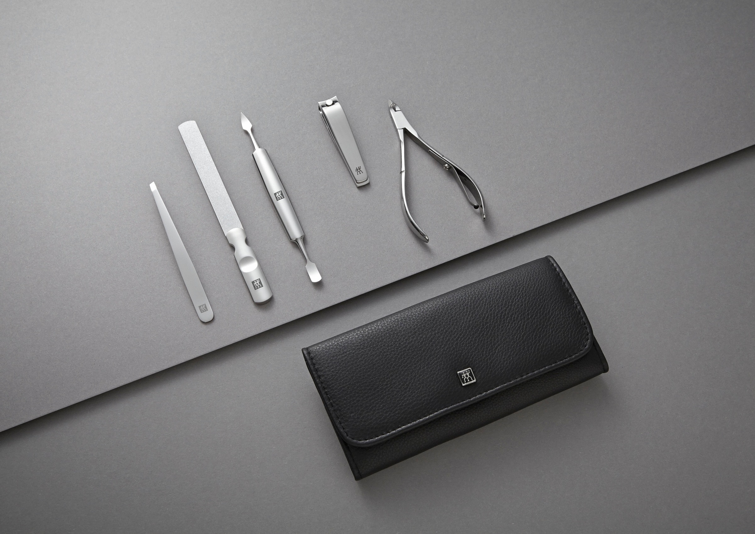 Zwilling Maniküre-Etui »CLASSIC INOX DRUCKKNOPF-ETUI SCHWARZ«, (5 tlg.)