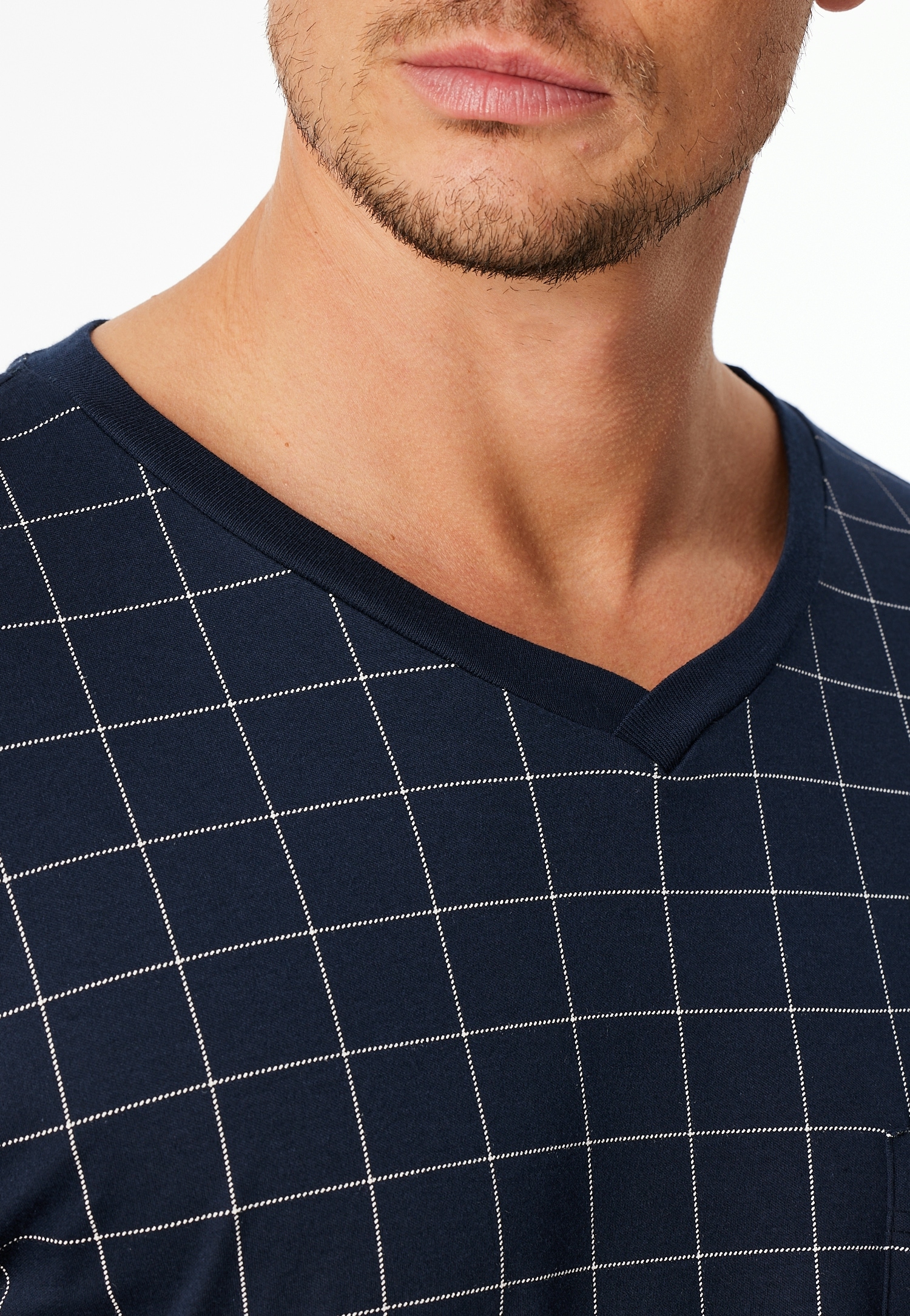 Schiesser Nachthemd »Fine Interlock« V-Ausschnitt  und Brusttasche, kariert
