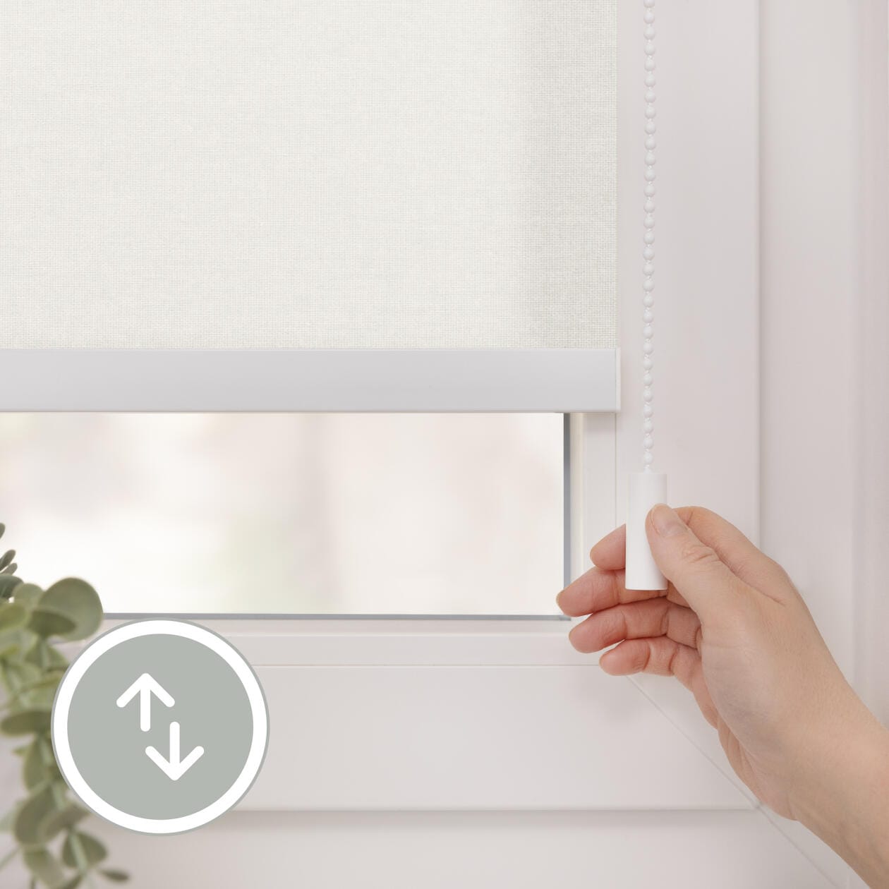 LICHTBLICK ORIGINAL Rollo »Klemmfix, ohne Bohren«, blickdicht, Blendschutz-Sichtschutz, mit Bohren/ohne Bohren, freihängend, Steuerbar mit Bluetooth-App, integrierter Elektromotor und Akku
