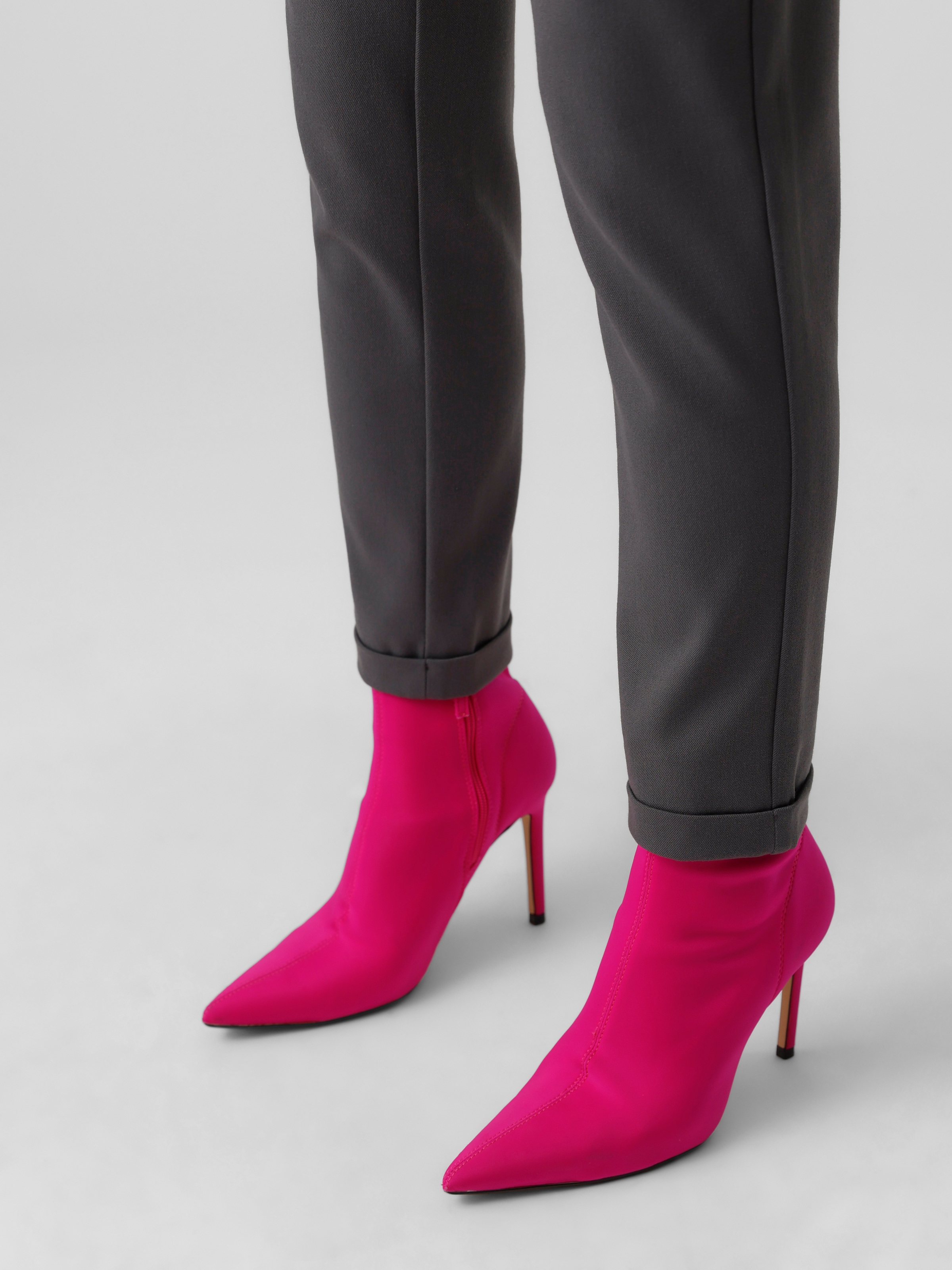 Vero Moda Anzughose »VMMAYA MR LOOSE SOLID PANT NOOS«  knöchelfreie Form mit Saumaufschlag