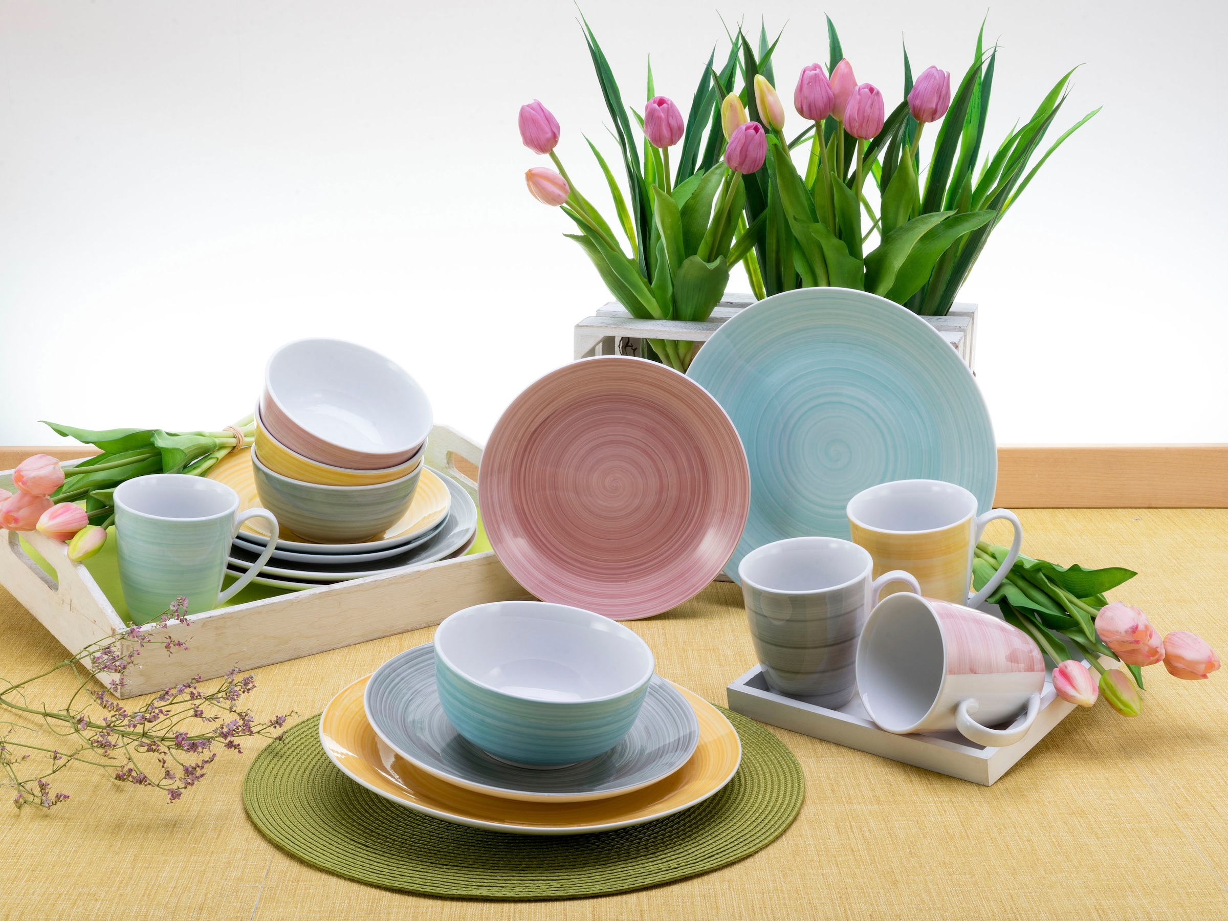CreaTable Kombiservice »Geschirr-Set Pastello«, (Set, 16 tlg., Kaffeeservice und Tafelservice im Set, für 4 Personen), Service, handgemalte Spirale, 16 Teile, für 4 Personen