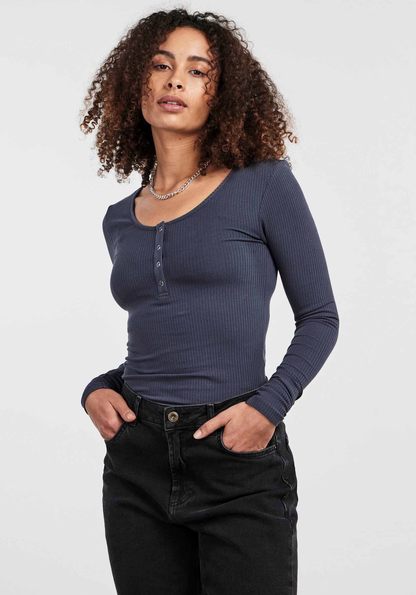 pieces Langarmshirt »PCKITTE LS TOP NOOS BC« Baumwollmischung, slim fit