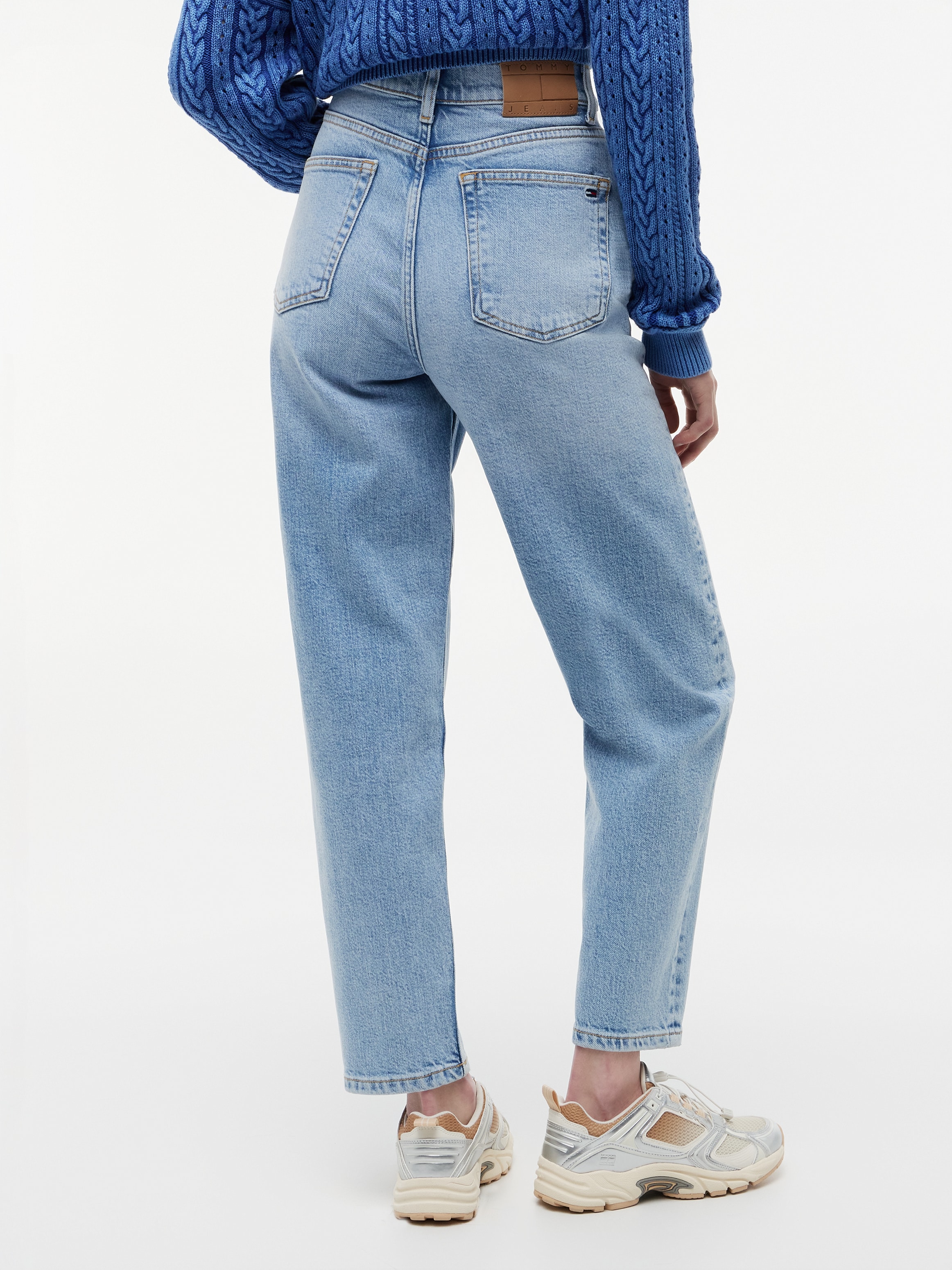 Tommy Jeans Mom-Jeans »MOM JEAN UH TPR« Tapered Mom Jeans mit ultrahohem Bund