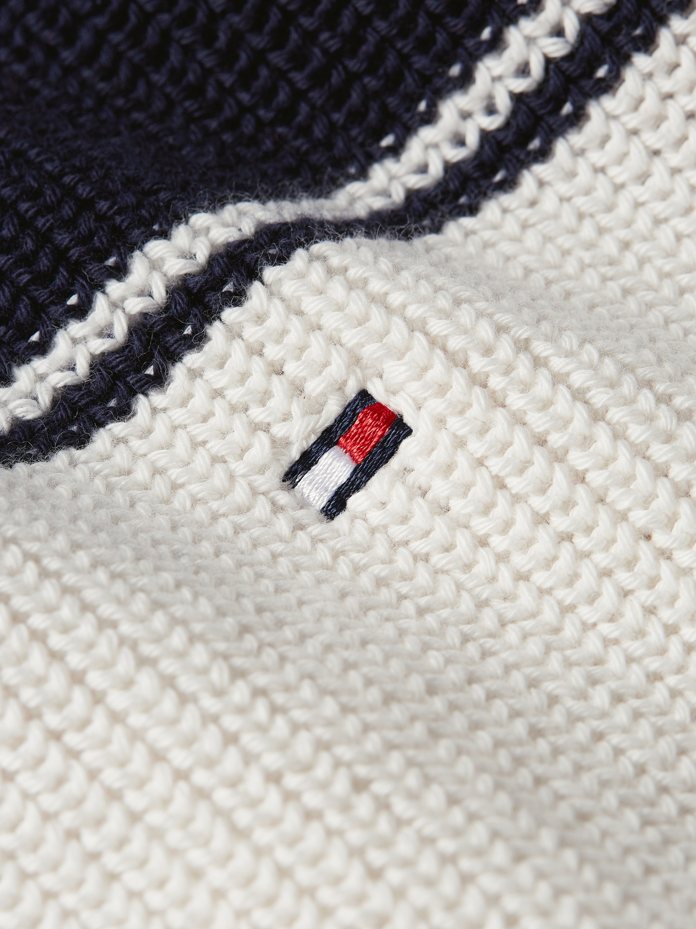 Tommy Hilfiger Rundhalspullover, (Global Serie TH WOMEN), mit Logostickerei