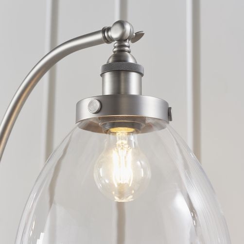 Brilliant Stehlampe »Noami«, 1 flammig-flammig, mit Fußschalter, 152 cm Höhe,  E27, Metall/Glas, silber online kaufen