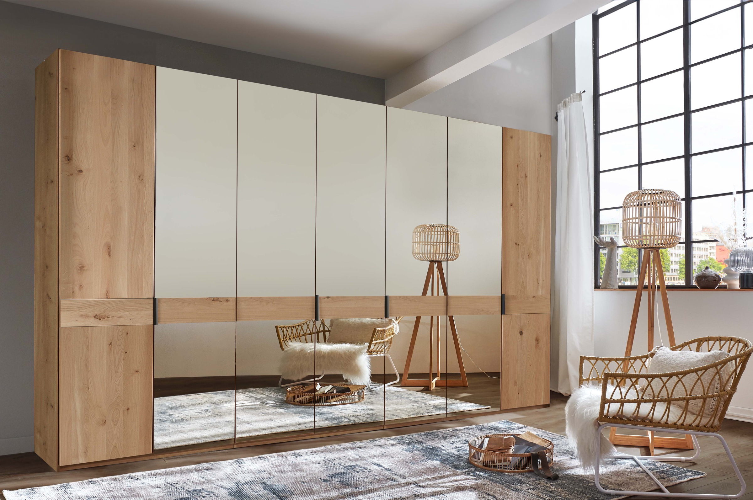 Drehtürenschrank 