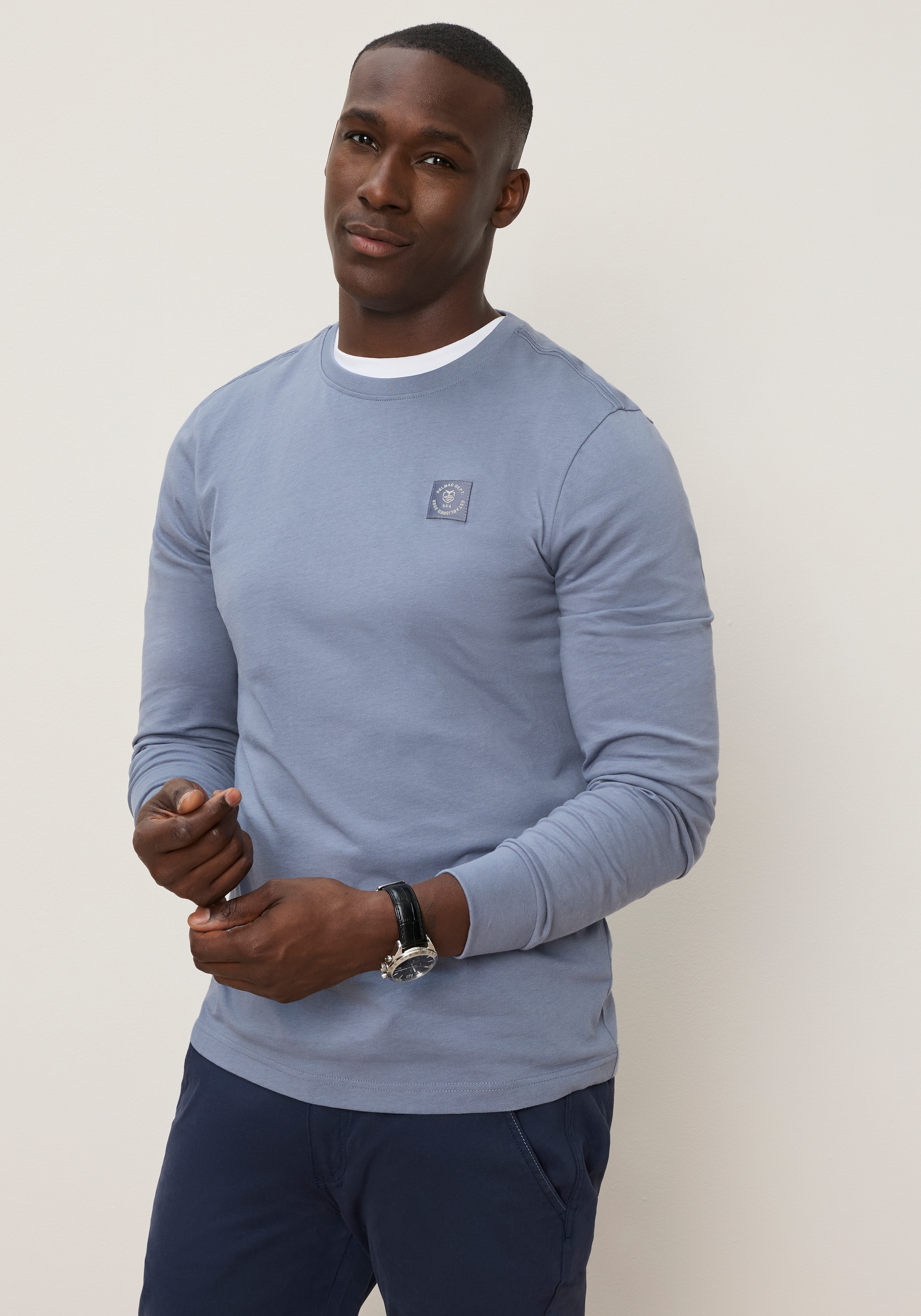 DELMAO Rundhalsshirt mit Markenlabel