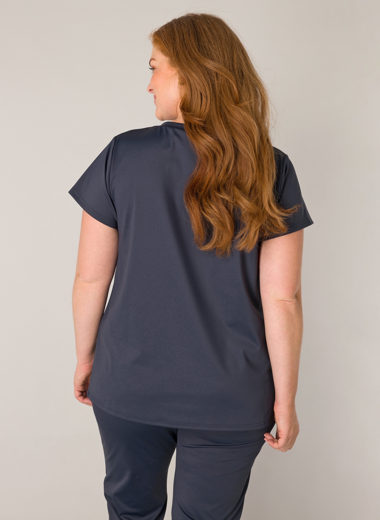 Base Level Curvy V-Shirt »Lilly« mit Stretch