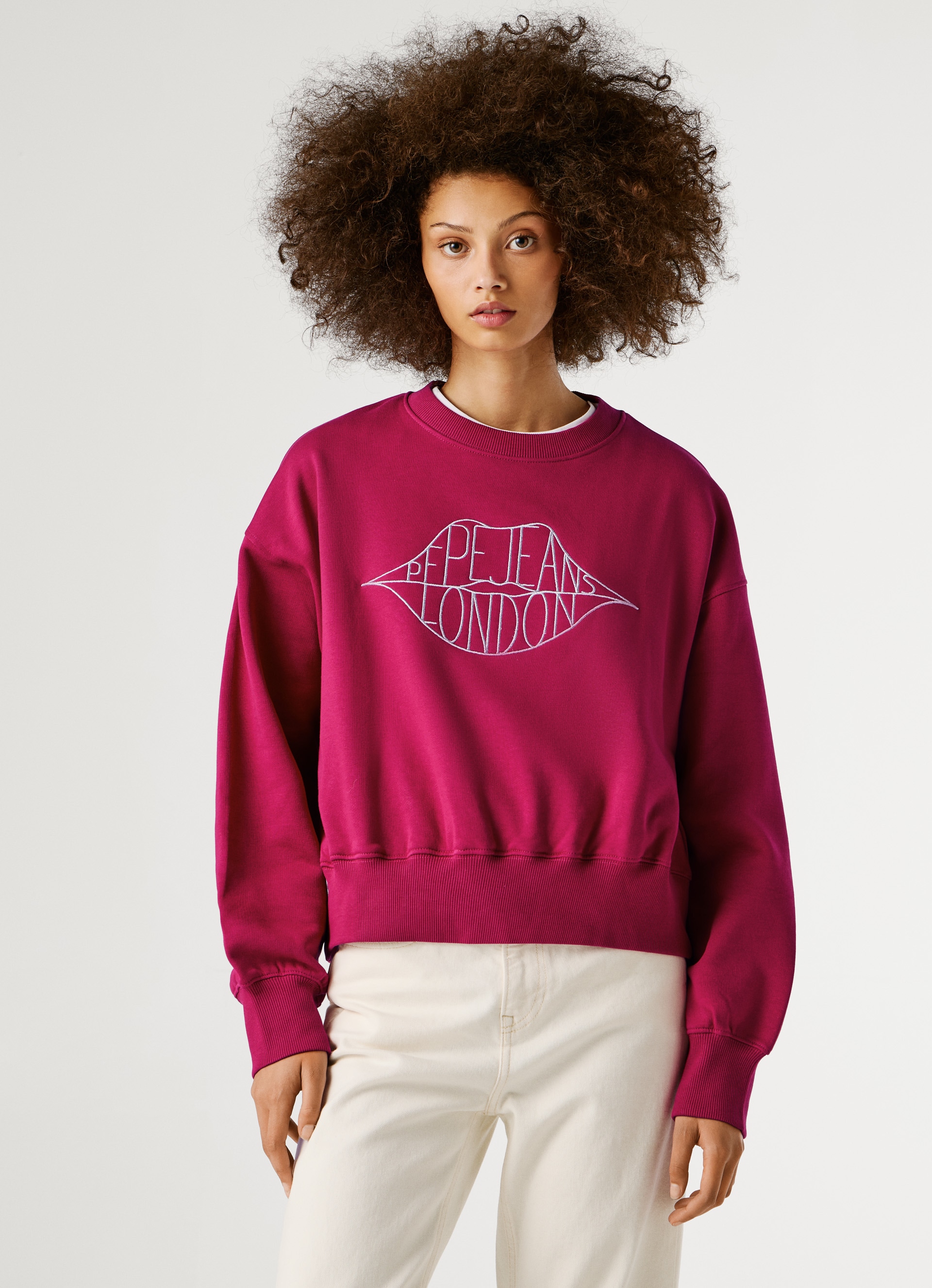 Pepe Jeans Sweatshirt »BERNIS«, mit Rundhals, bestickt
