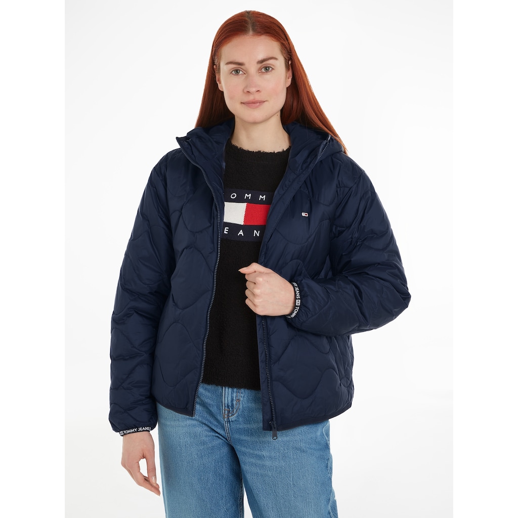 Tommy Jeans Steppjacke »TJW QUILTED TAPE HOOD PUFFER EXT«, mit Kapuze
