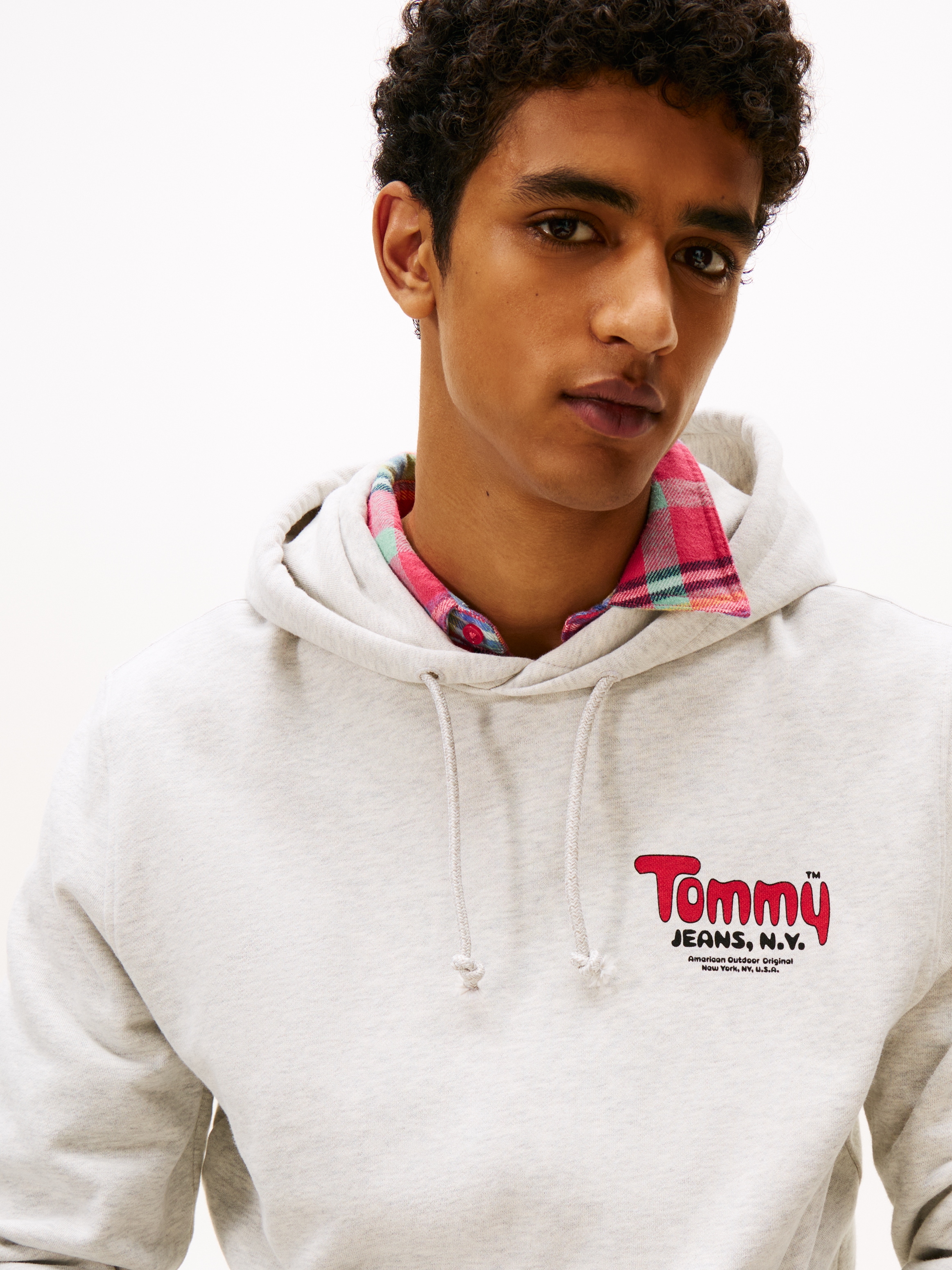 Tommy Jeans Kapuzensweatshirt »FONT PLAY HOODIE«, Regular fit mit Kapuze
