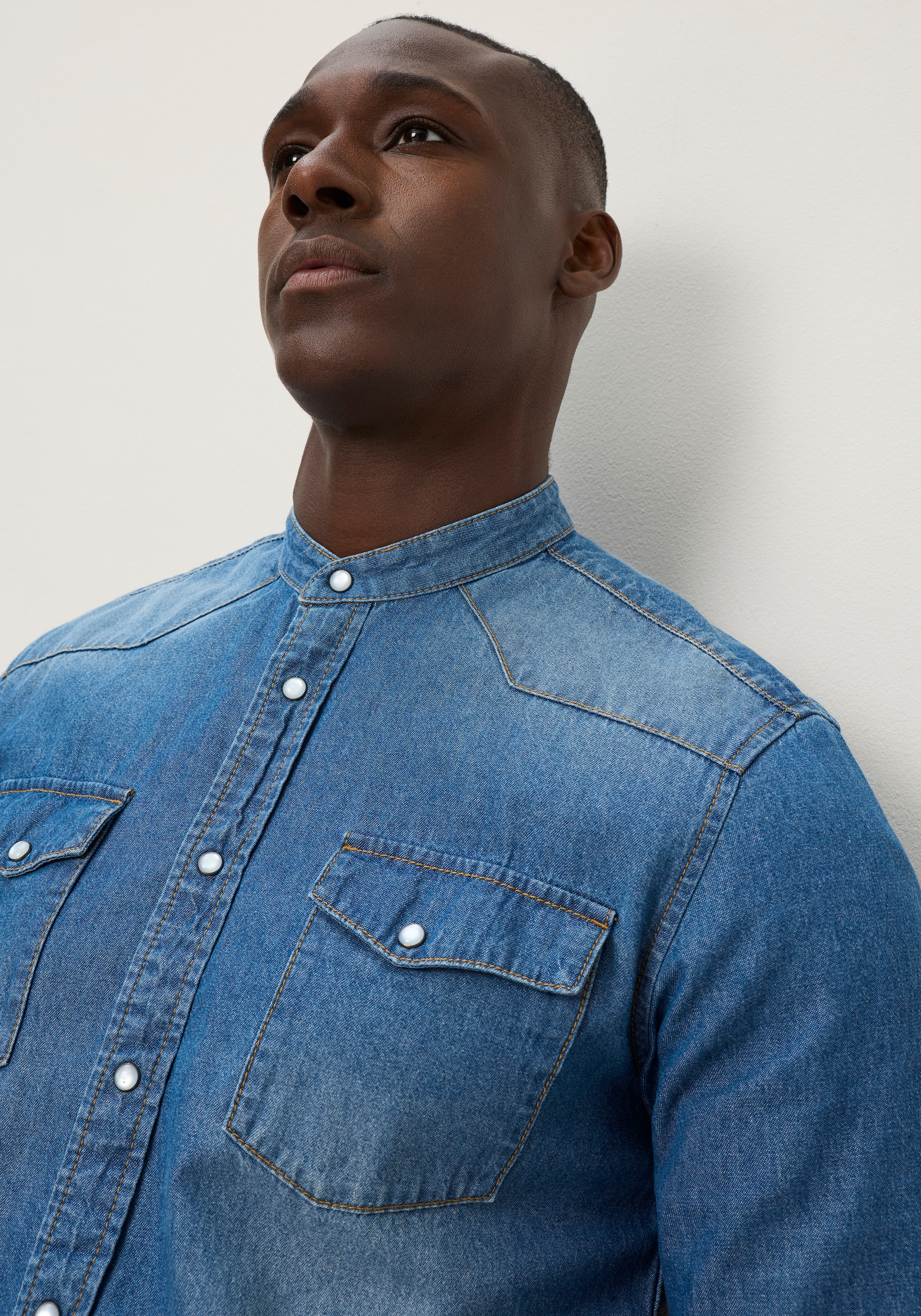 DELMAO Jeanshemd aus Baumwolle in Denim-Qualität, mit Stehkragen