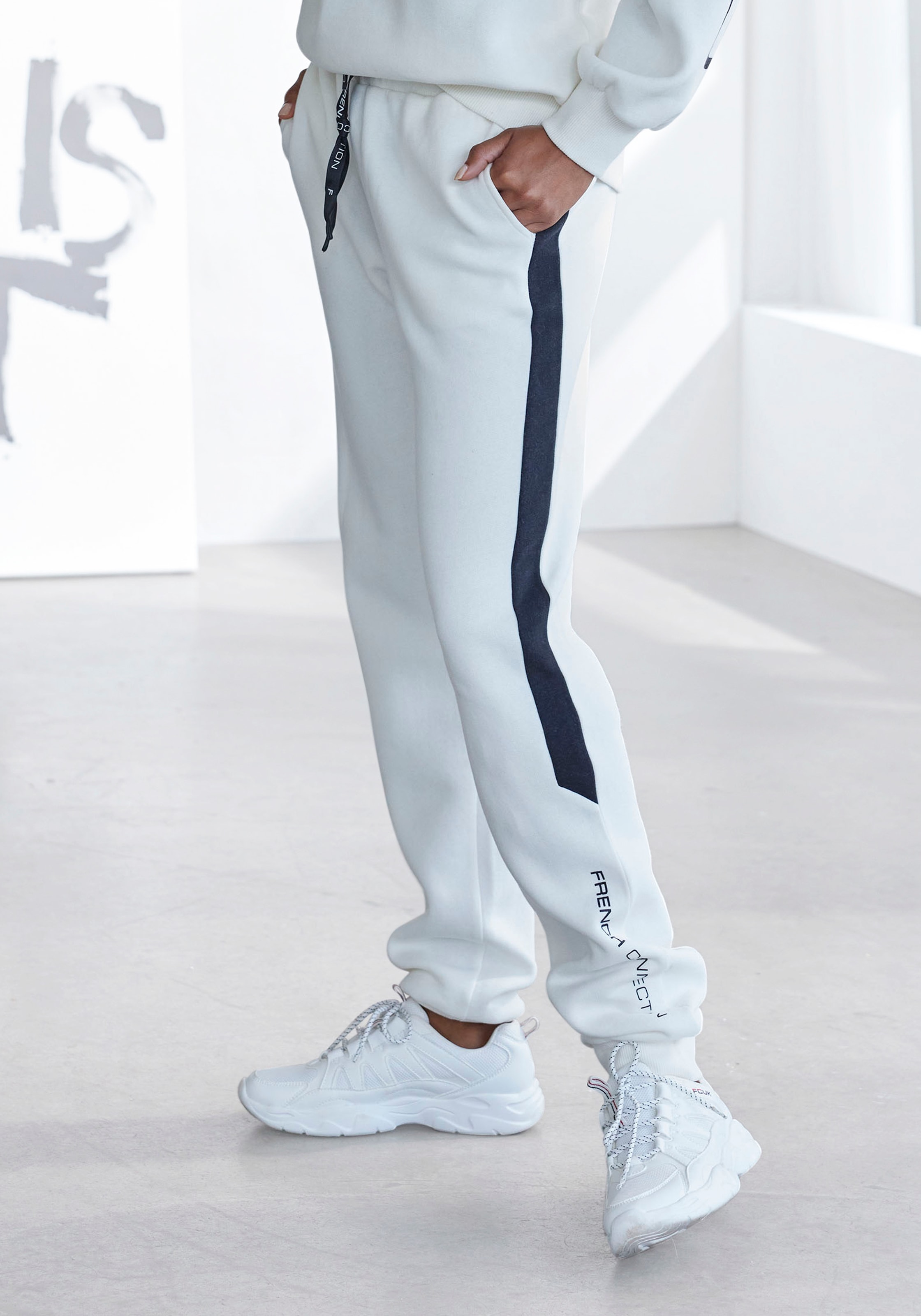French Connection Sweathose  mit seitlichen Kontrast-Einsätzen, Loungewear
