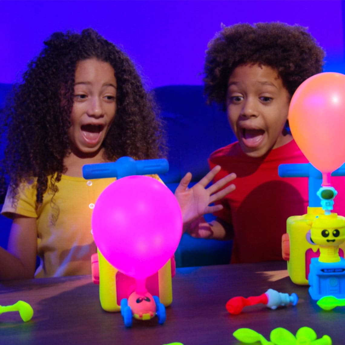 MediaShop Spielzeug-Auto »Balloon Zoom«, ballonbetriebenes, fahrendes & fliegendes Spielzeugset
