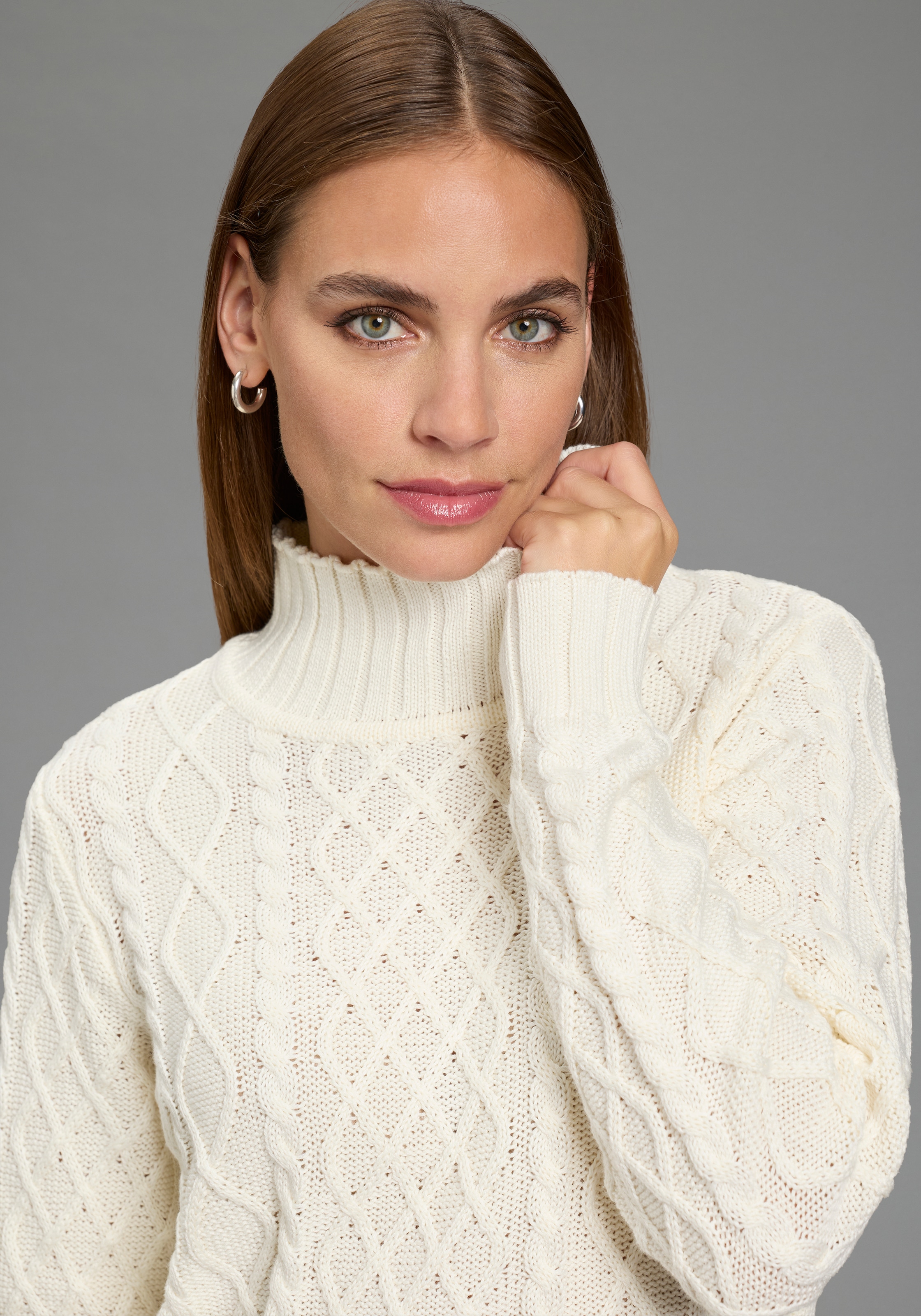 AJC Strickpullover mit modischem Zopfmuster und Stehkragen