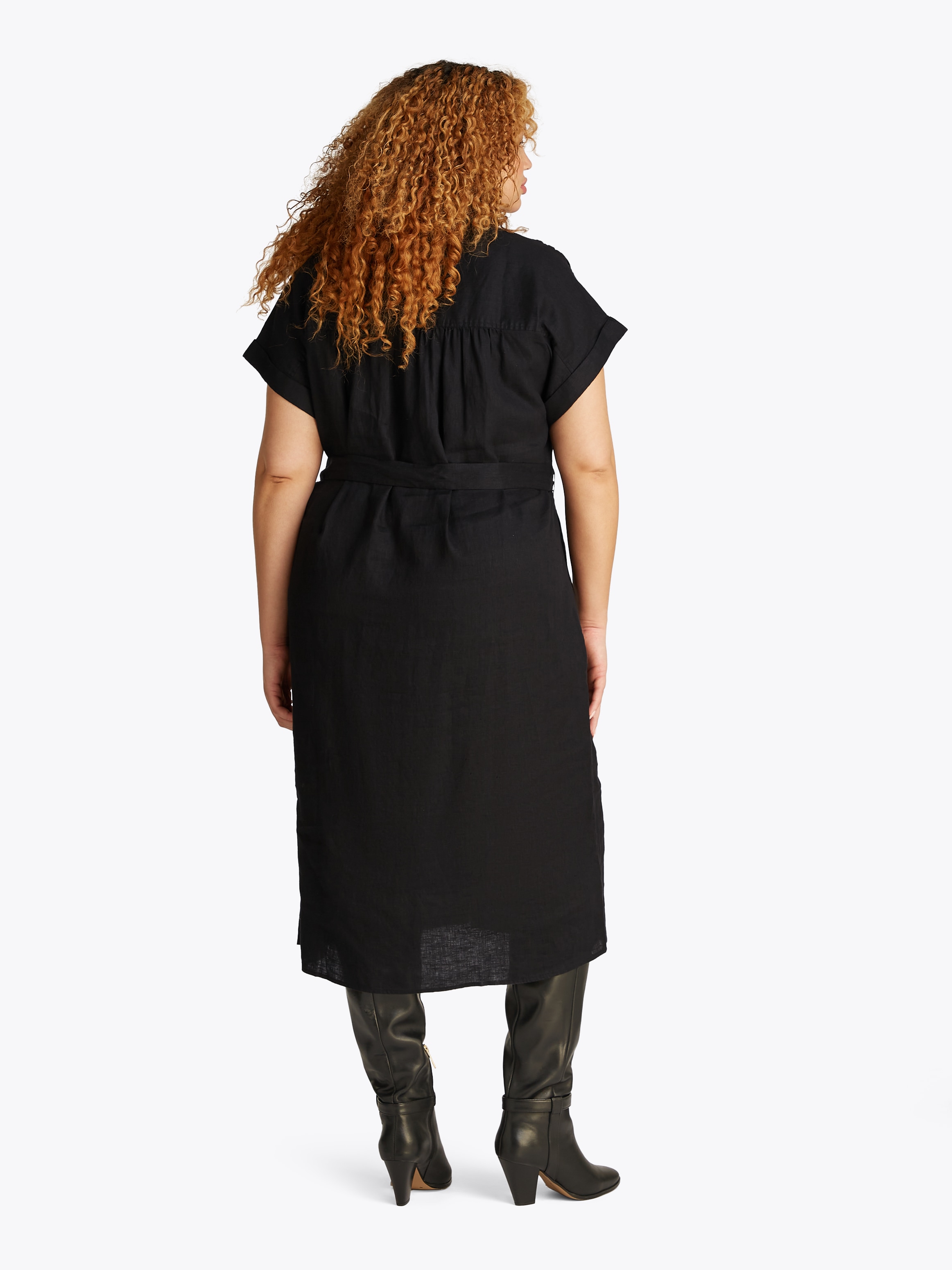 Tommy Hilfiger Curve Midikleid »CRV ESS LI BELTED S/S MIDI DRESS«, in Großen Größen, mit Gürtel, Logostickerei