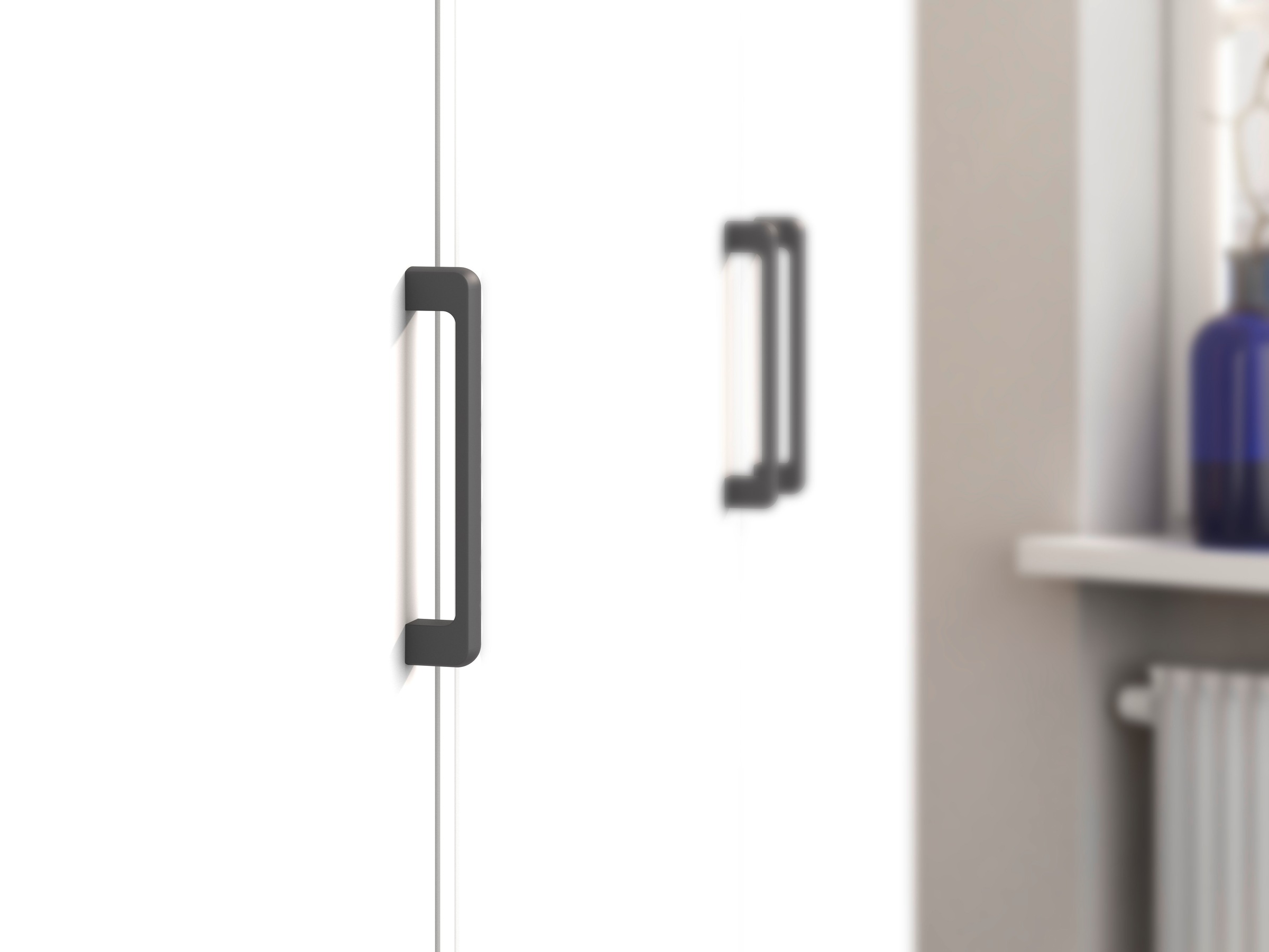 rauch Drehtürenschrank »Kleiderschrank Schrank Garderobe Wäscheschrank VOYAGER« in 3 verschiedenen Ausstattungen BASIC/CLASSIC/PREMIUM,  mit modernen Griffen in Graumetallic und Spiegel