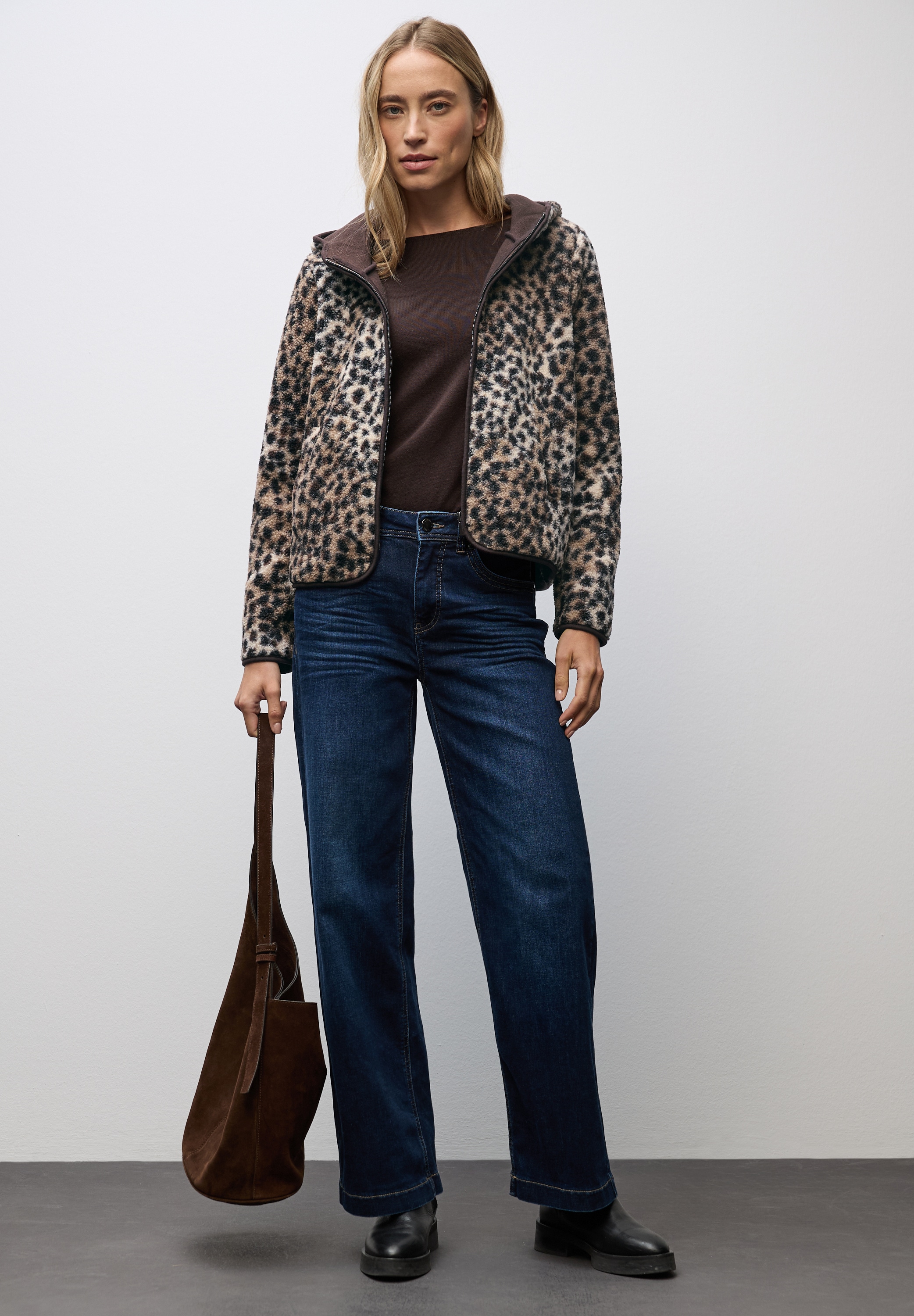 STREET ONE Kapuzenplüschjacke mit Kapuze mit Leo-Muster