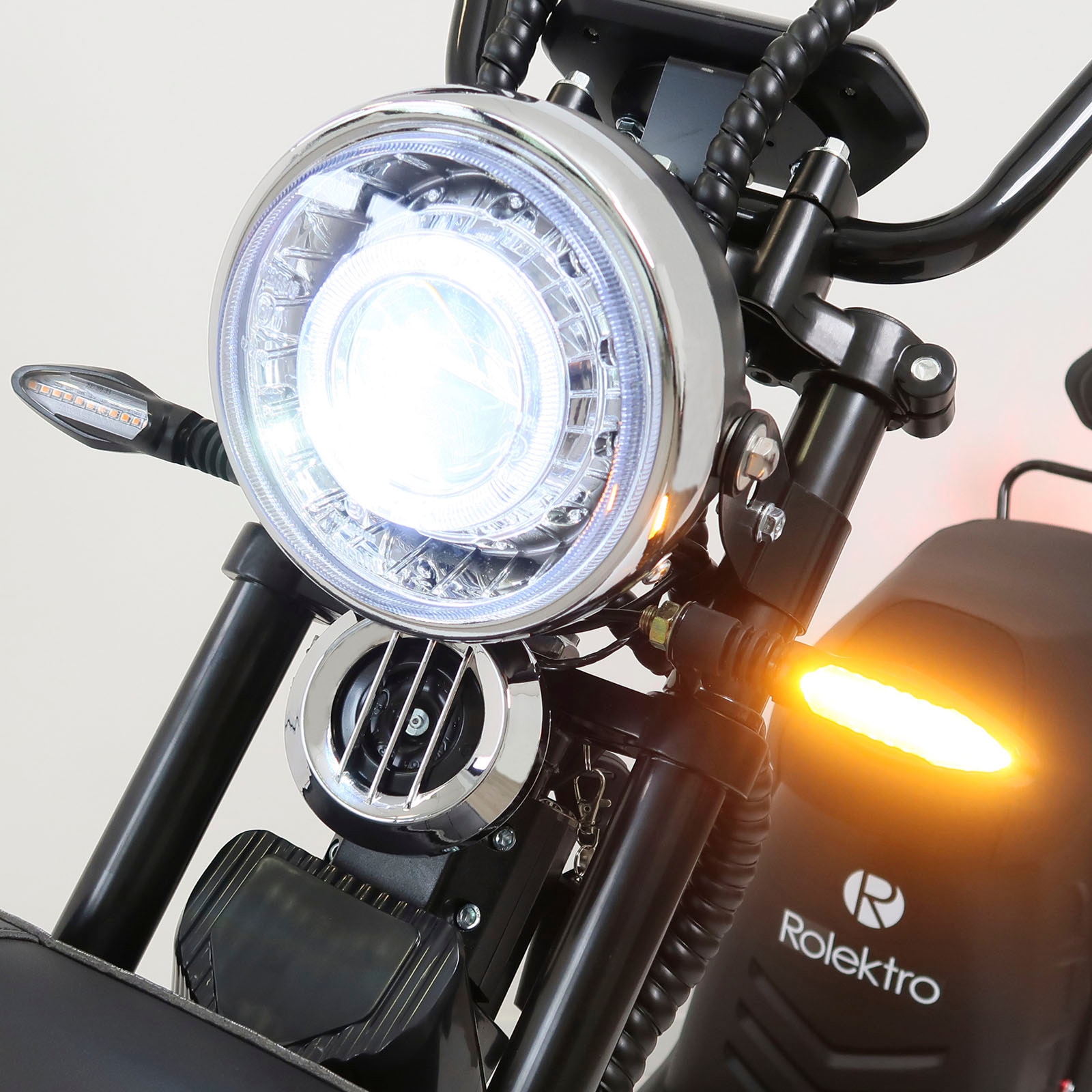 Rolektro E-Motorroller »E-Chopper 45, 2 x 60V-25,6Ah Lithium-Akku, 3000 Watt«, bis zu 108 km Reichweite, mit USB-Anschluss und integr. Alarmanlage