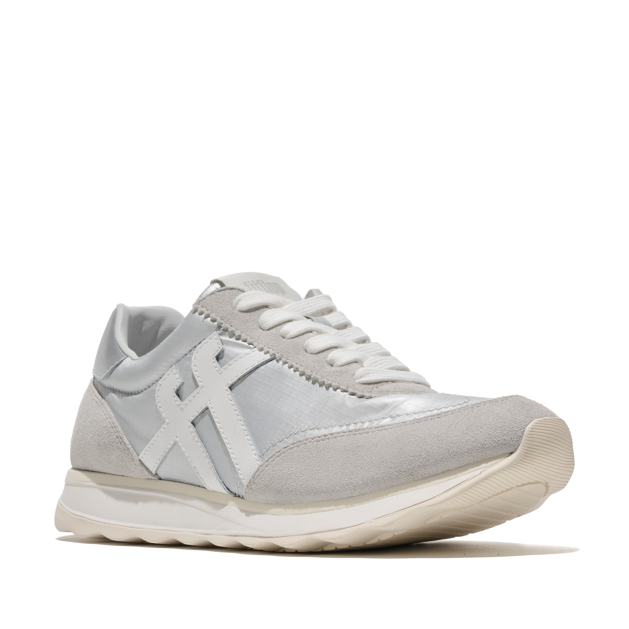 Fitflop Sneaker »RETRO-Q FF METALLIC-FABRIC/SUEDE SNEAKERS«  Freizeitschuh, Halbschuh, Schnürschuh mit Low Profile Sohle