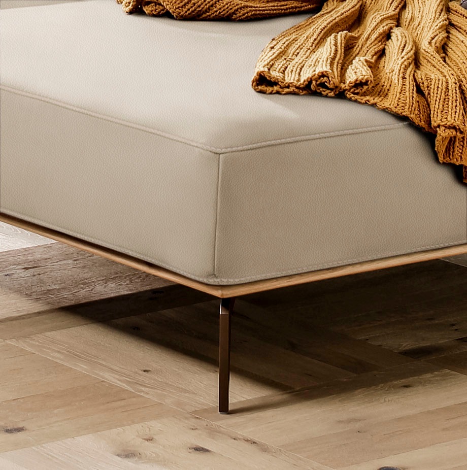 W.SCHILLIG Ecksofa »run, Designsofa mit tollem Sitzkomfort, bequem, L-Form«, mit Holzsockel, Füße in Bronze pulverbeschichtet, Breite 319 cm