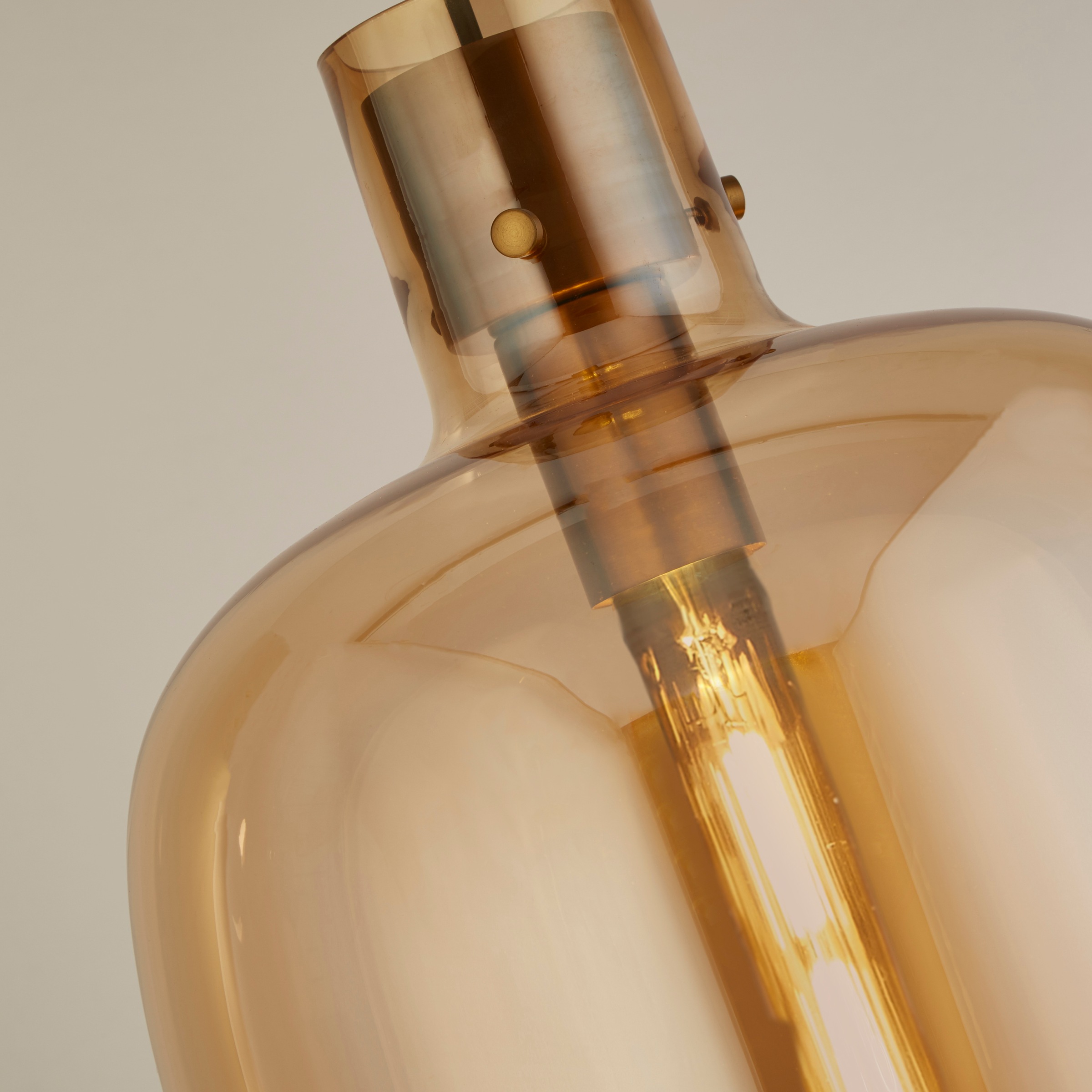 Searchlight Hängeleuchte »Barrel Pendant - Satin Brass & Amber Glass« E27 1 Stk.