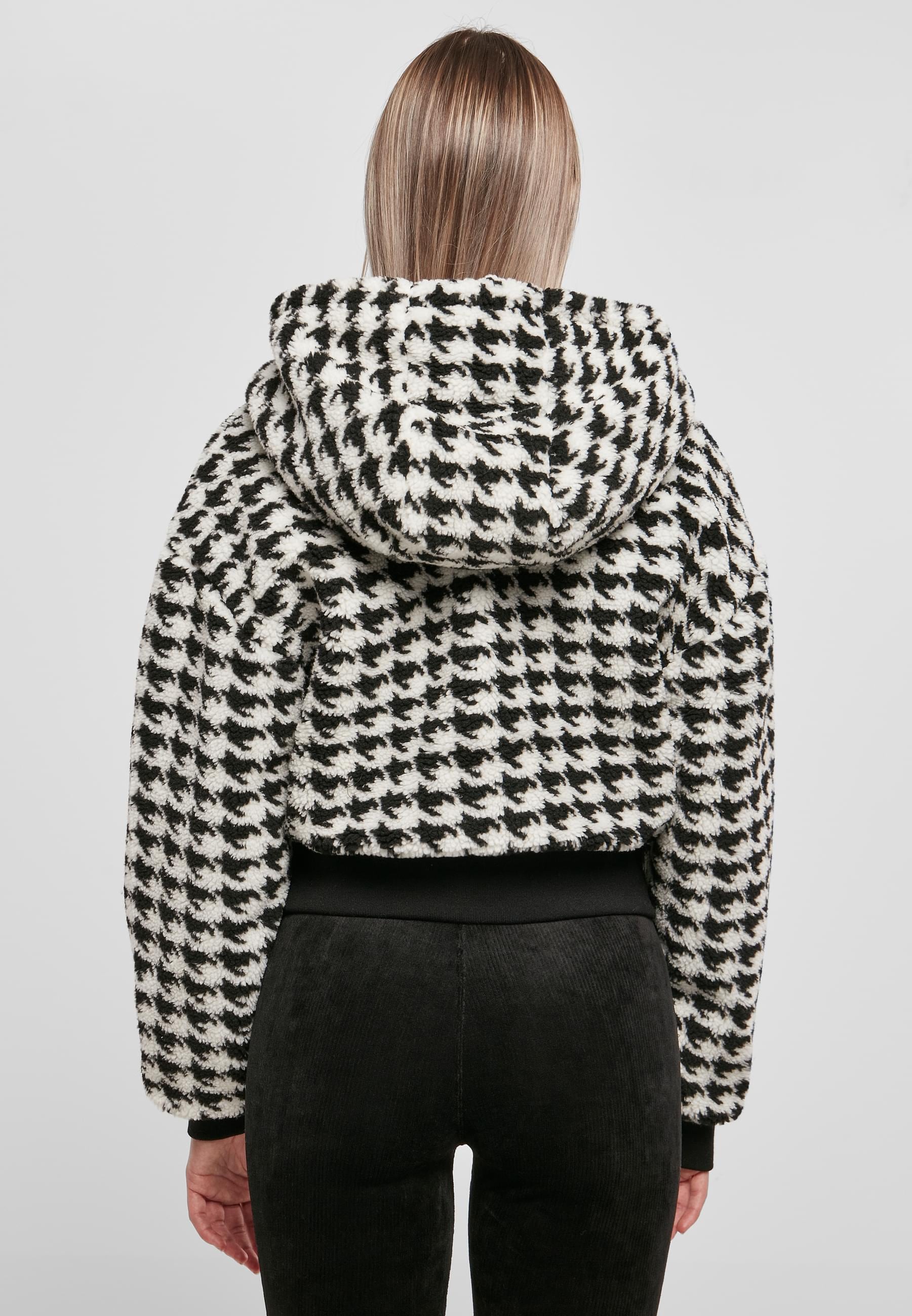 URBAN CLASSICS Allwetterjacke »Urban Classics Damen Ladies Short Oversized AOP Sherpa Jacket« 1 Stk. tlg. mit Kapuze