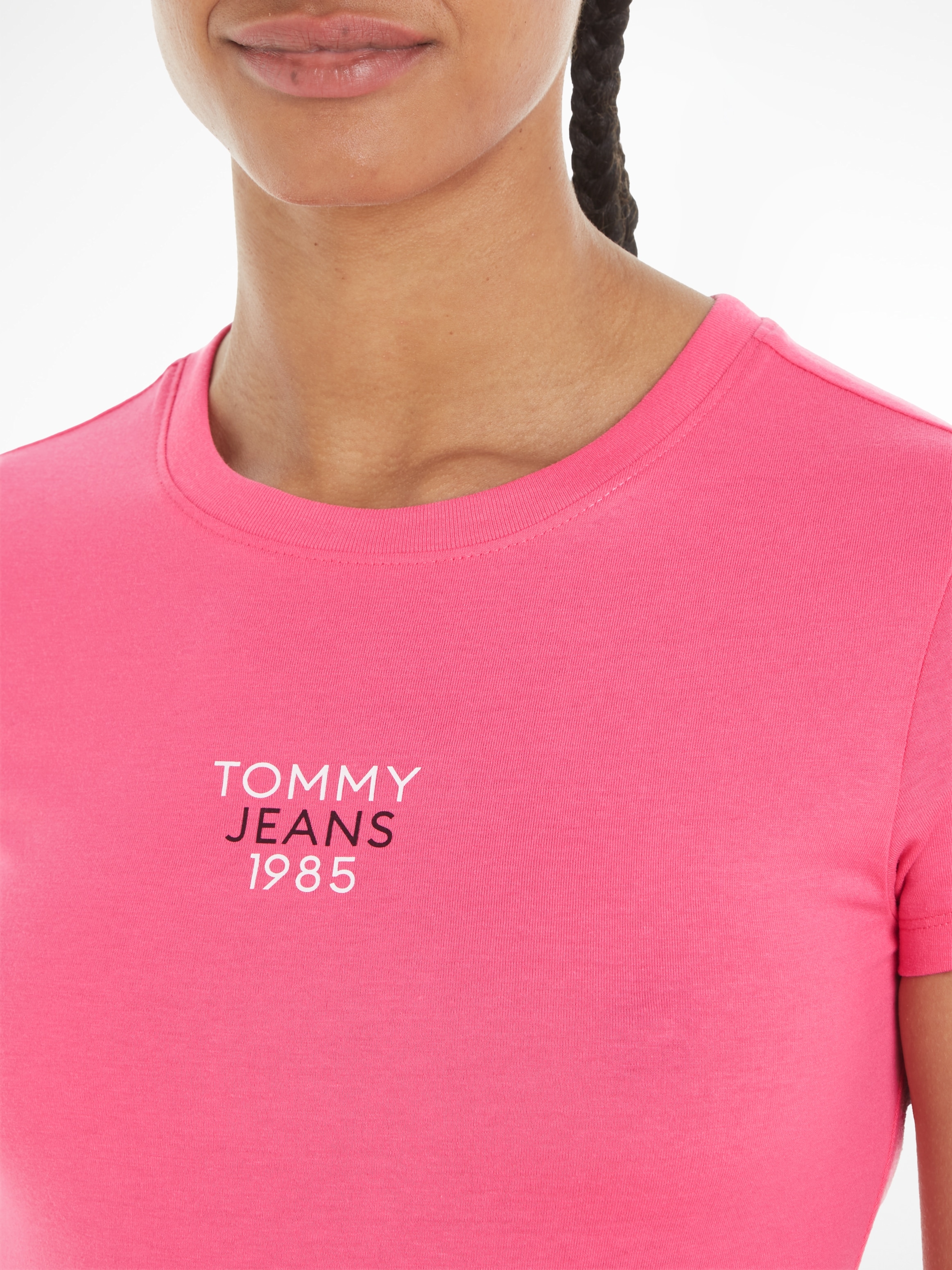 Tommy Jeans T-Shirt »Slim Essential Logo«, Kurzarm Rundhals Jersey T Shirt mit Logo Druck Print, Baumwoll Mix