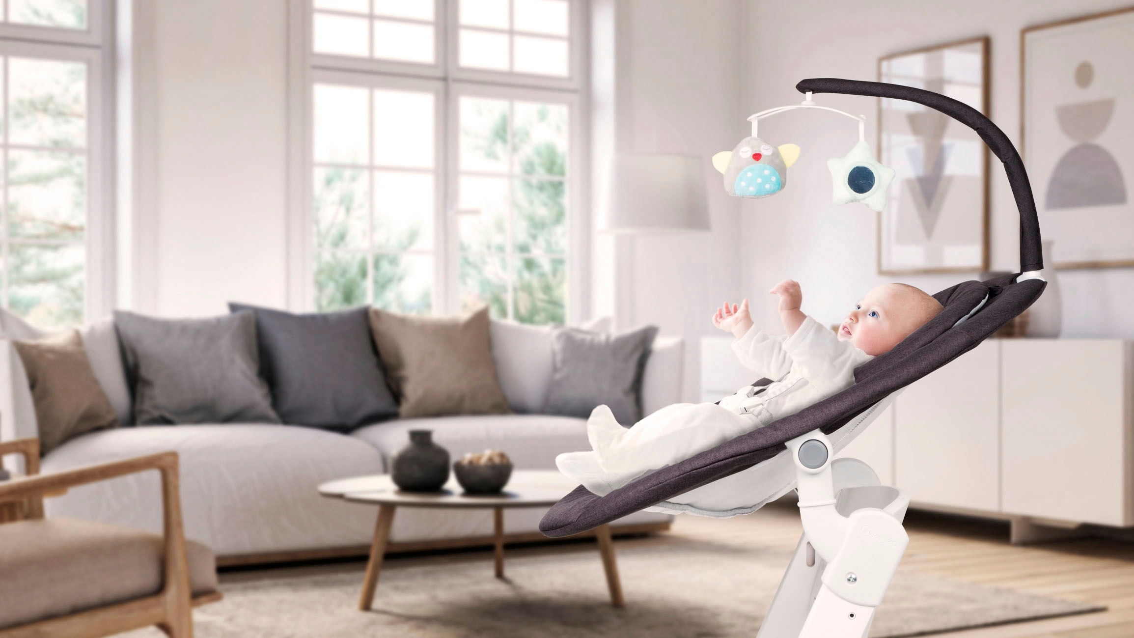 BabyGo Hochstuhl »Family Homey Set, schwarz/hellgrau«, mit elektrischer Babywippe inkl. Spielbogen