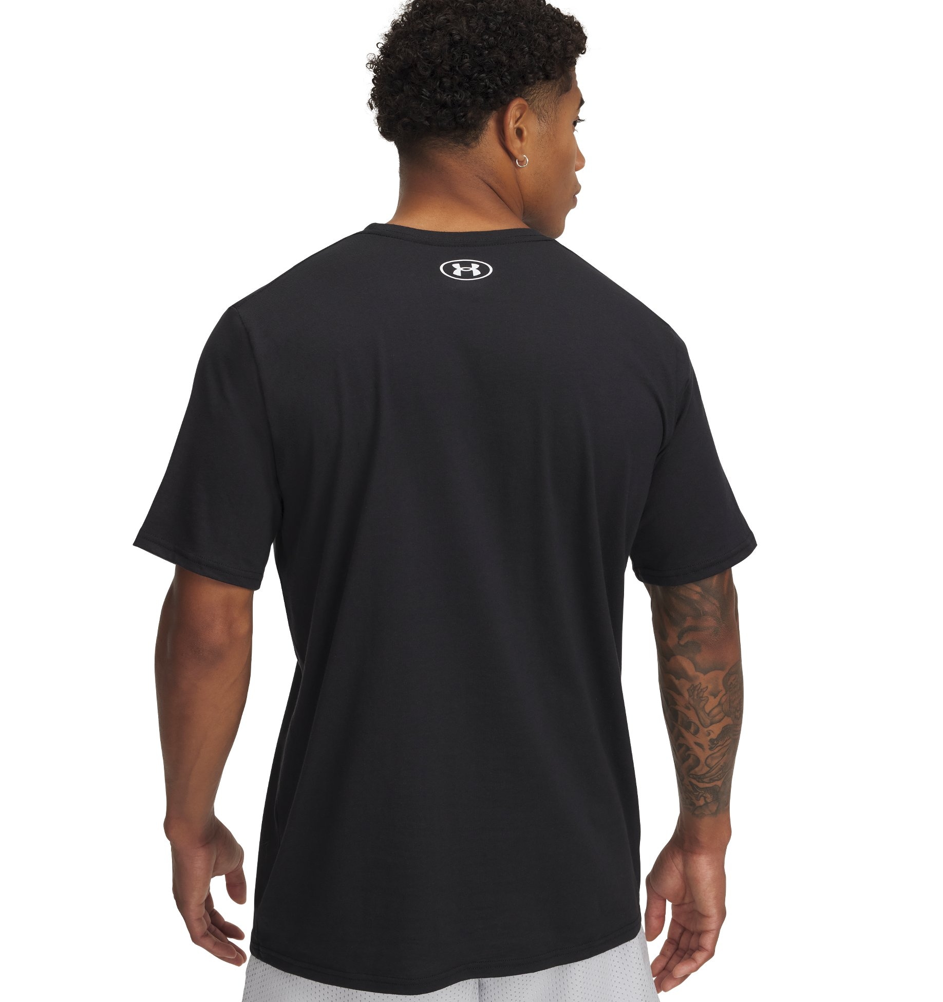 Under Armour® T-Shirt »UA CAMO CHEST STRIPE SS« sportliche Passform, leicht und atmungsaktiv, pflegeleicht