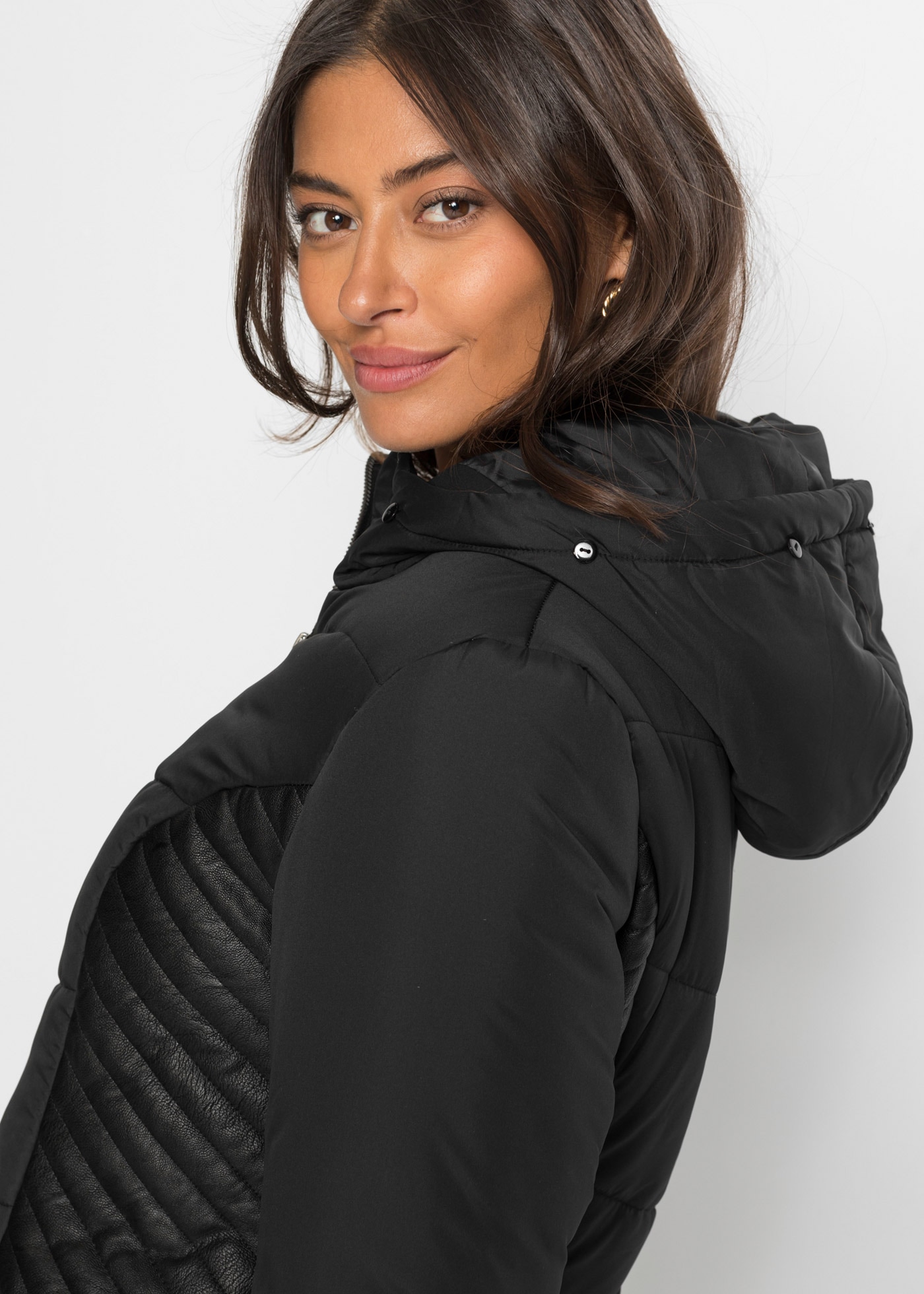 bonprix Steppmantel aus Polyester und Viskose, mit Kapuze, lockere Passform