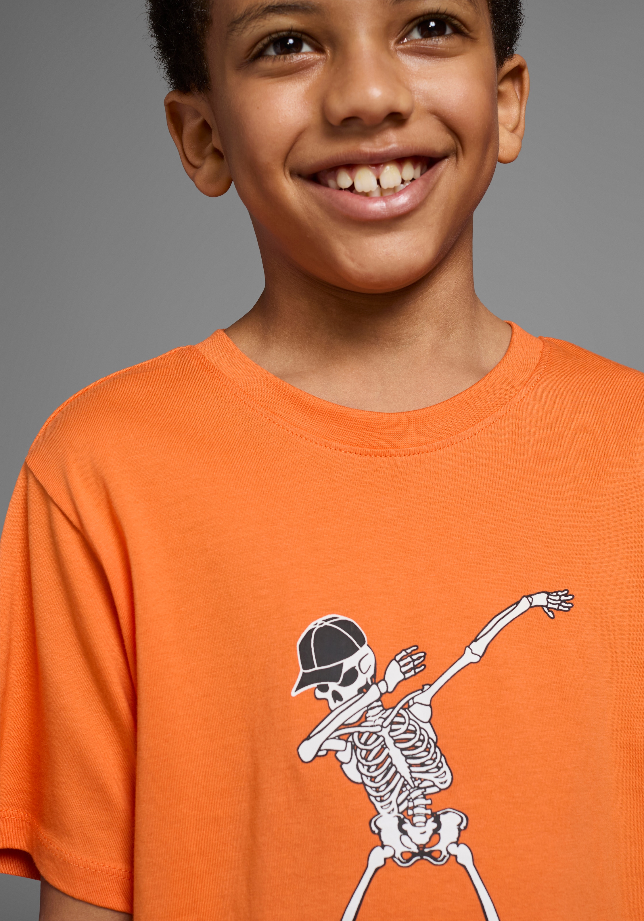 KIDSWORLD T-Shirt »Mit coolem Druck: NEXT LEVEL«, Kurzarm, Basic-Schnitt, mit trendigen Statements und Sprüchen