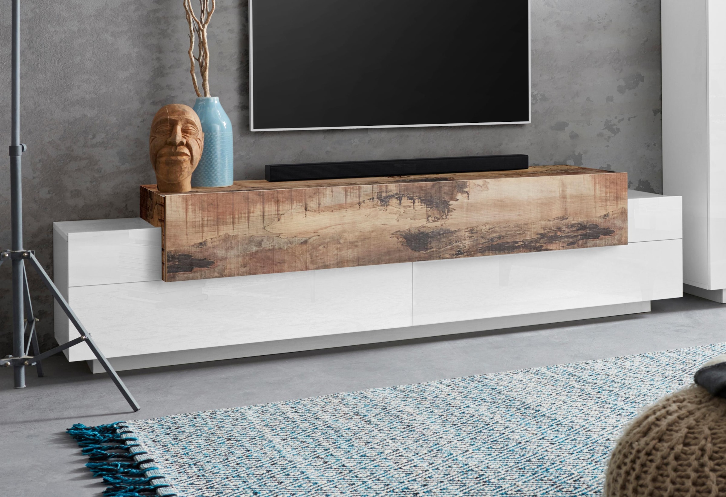 INOSIGN Lowboard »Coro,Lowboard,TV-Kommode,TV-Möbel,TV-Bank«, mit 3 Klappen davon 2 mit Push-to-Open Funktion Breite 200 cm