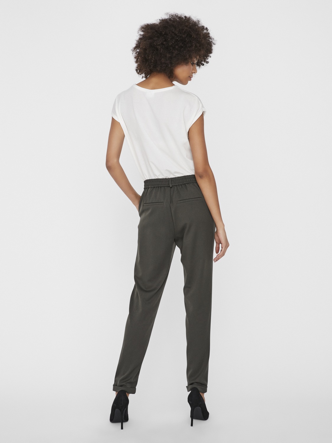 Vero Moda Anzughose »VMMAYA MR LOOSE SOLID PANT NOOS«, knöchelfreie Form mit Saumaufschlag