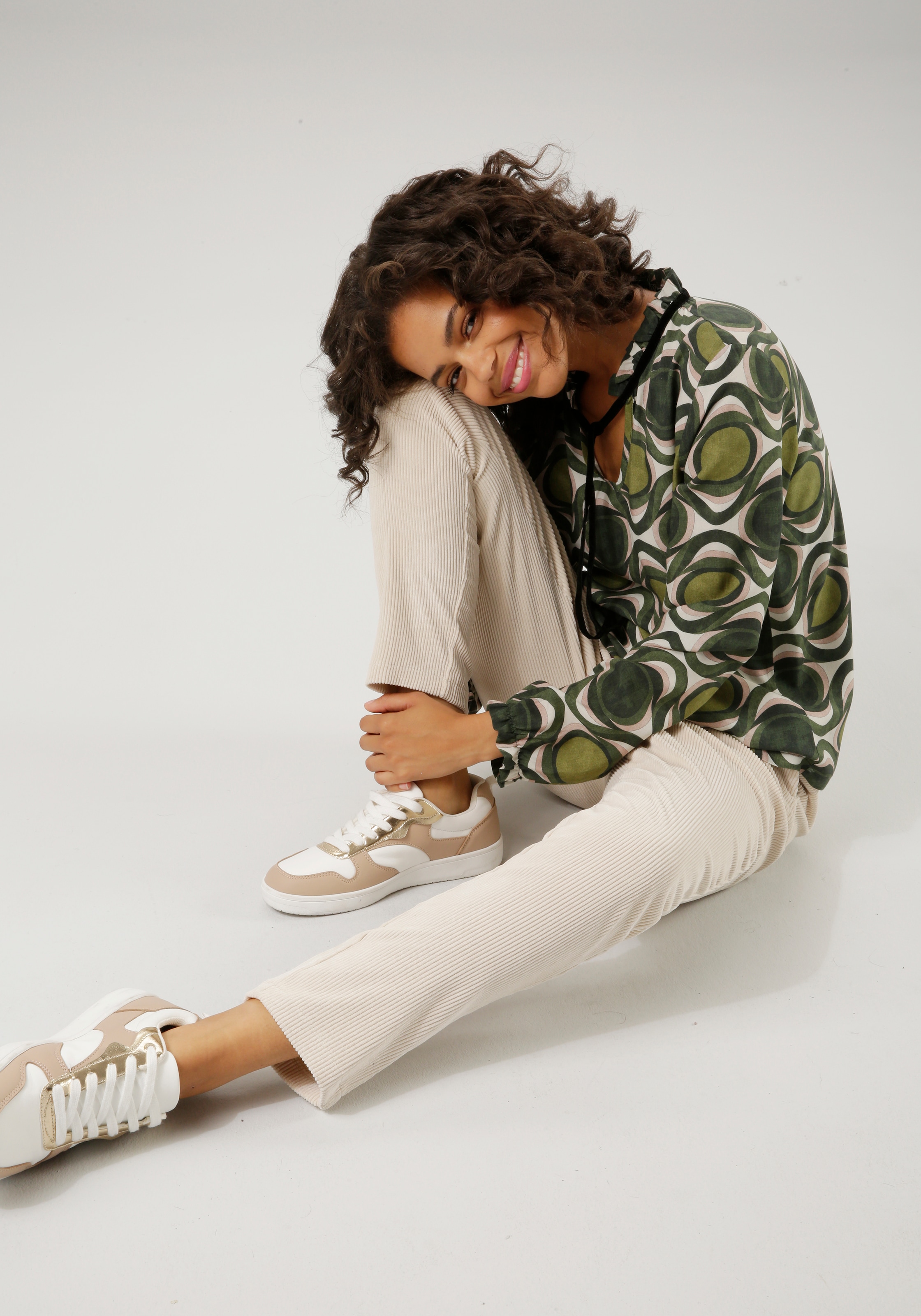 Aniston CASUAL Schlupfhose  aus trendigem, elastischen Cord