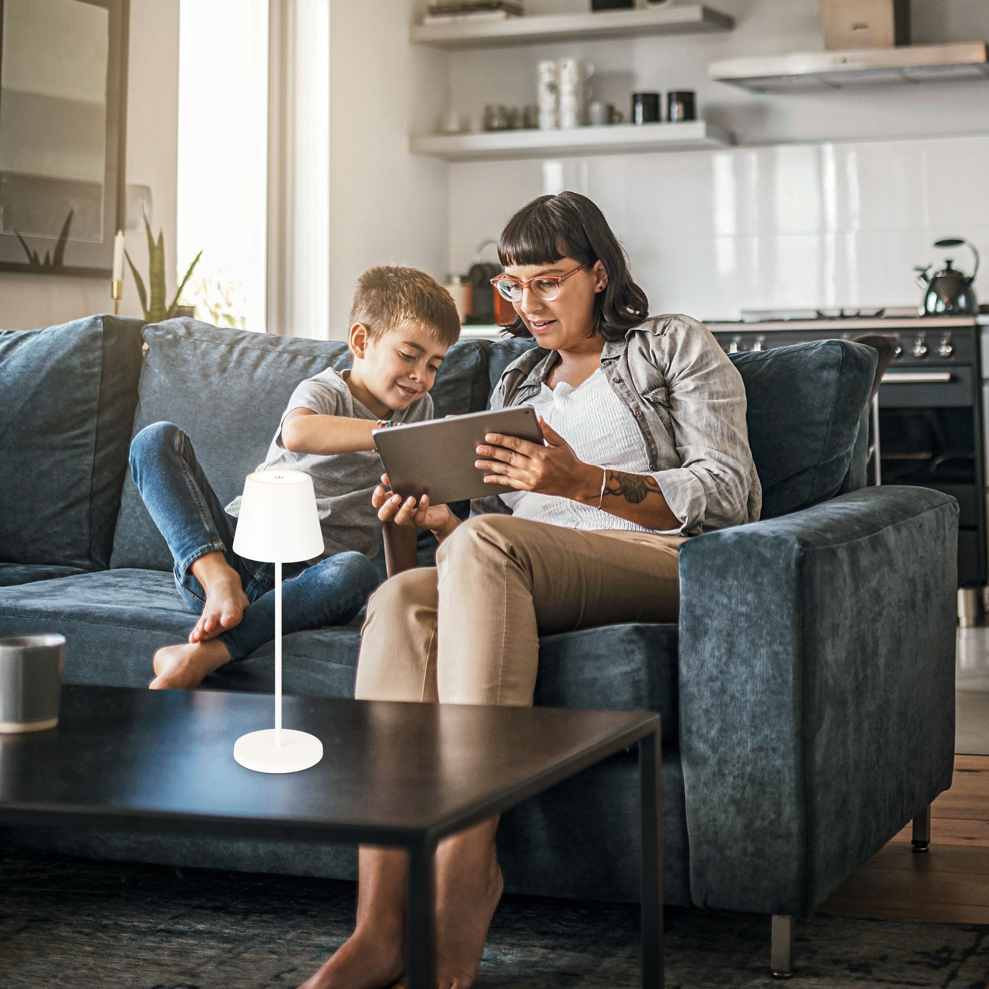B.K.Licht Außen-Tischleuchte »LED Akku Tischleuchte mit Touchdimmer«, 1 flammig, Leuchtmittel LED-Modul | LED fest integriert, Kunststoff Metall mit USB Kabel und integrierter Batterie IP54 Ø12cm