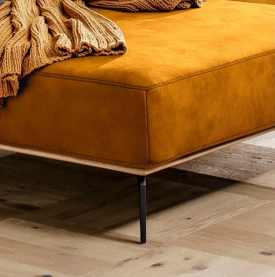 W.SCHILLIG Ecksofa »run, Designsofa mit tollem Sitzkomfort, bequem, L-Form«, mit Holzsockel, Füße in Schwarz pulverbeschichtet, Breite 319 cm