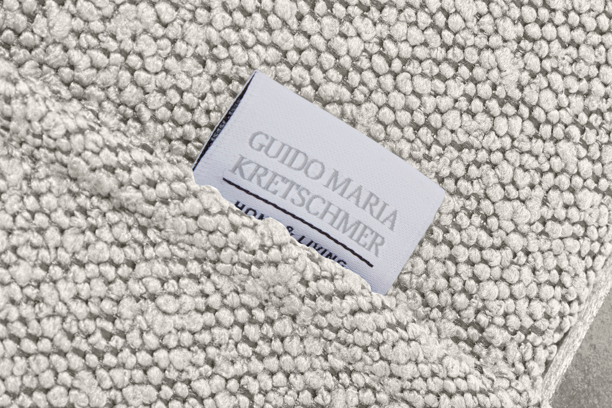 Guido Maria Kretschmer Home&Living 2-Sitzer »Chamby New«, im Bouclé-Strukturbezug mit Steppung im Lehnenbereich