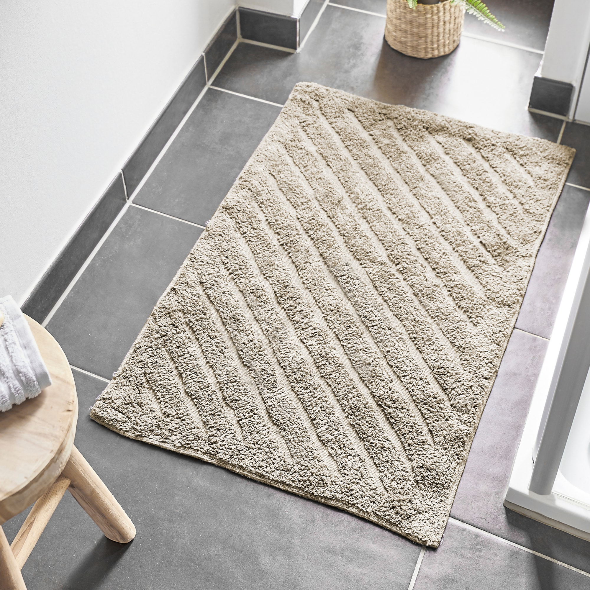Andiamo Badematte »Havanna, 50x80 cm«, fußbodenheizungsgeeignet-schnell trocknend, Badteppich, Uni Farben, Hoch-Tief Effekt, verschiedene Designs
