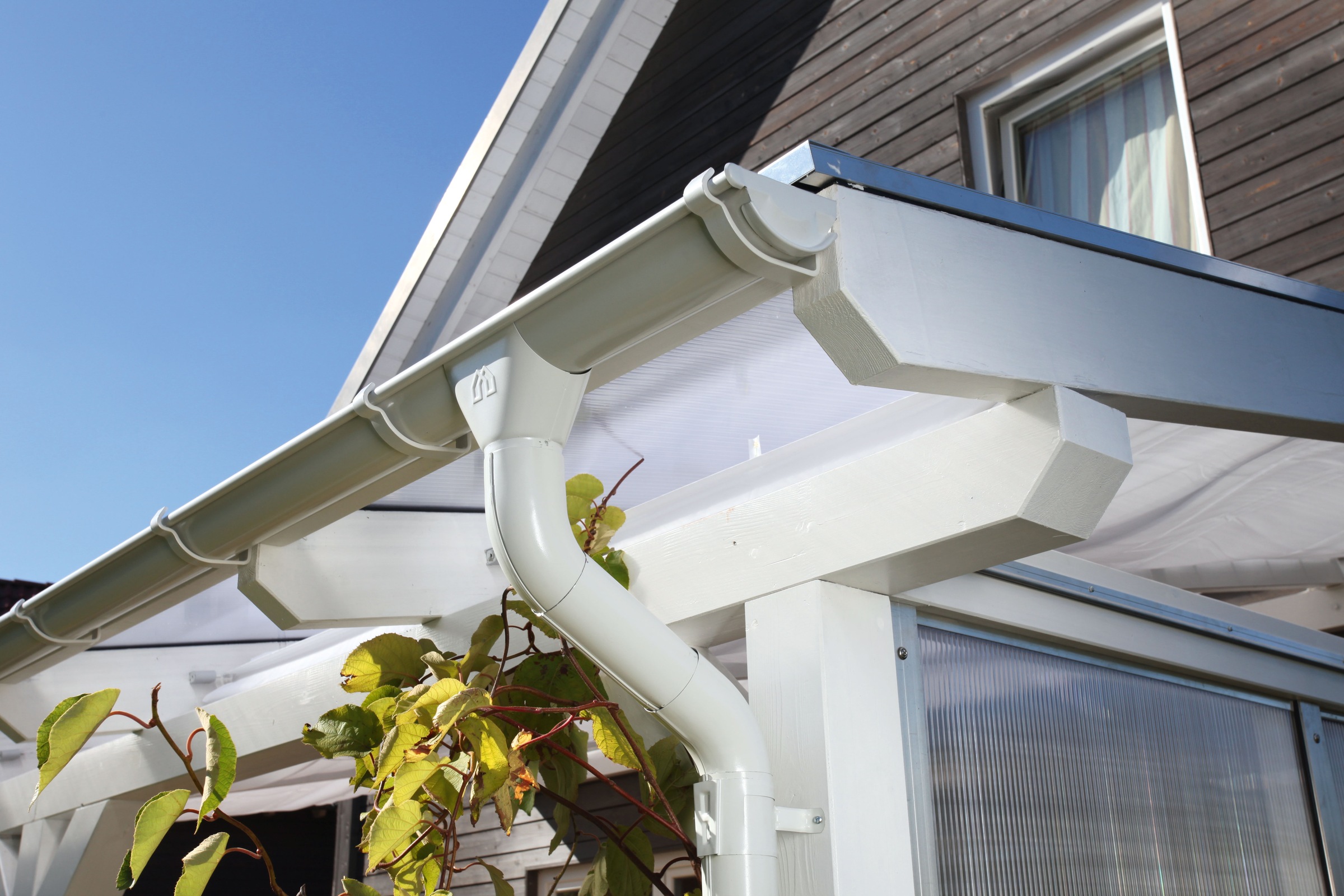 Skanholz Regenrinne 434 cm