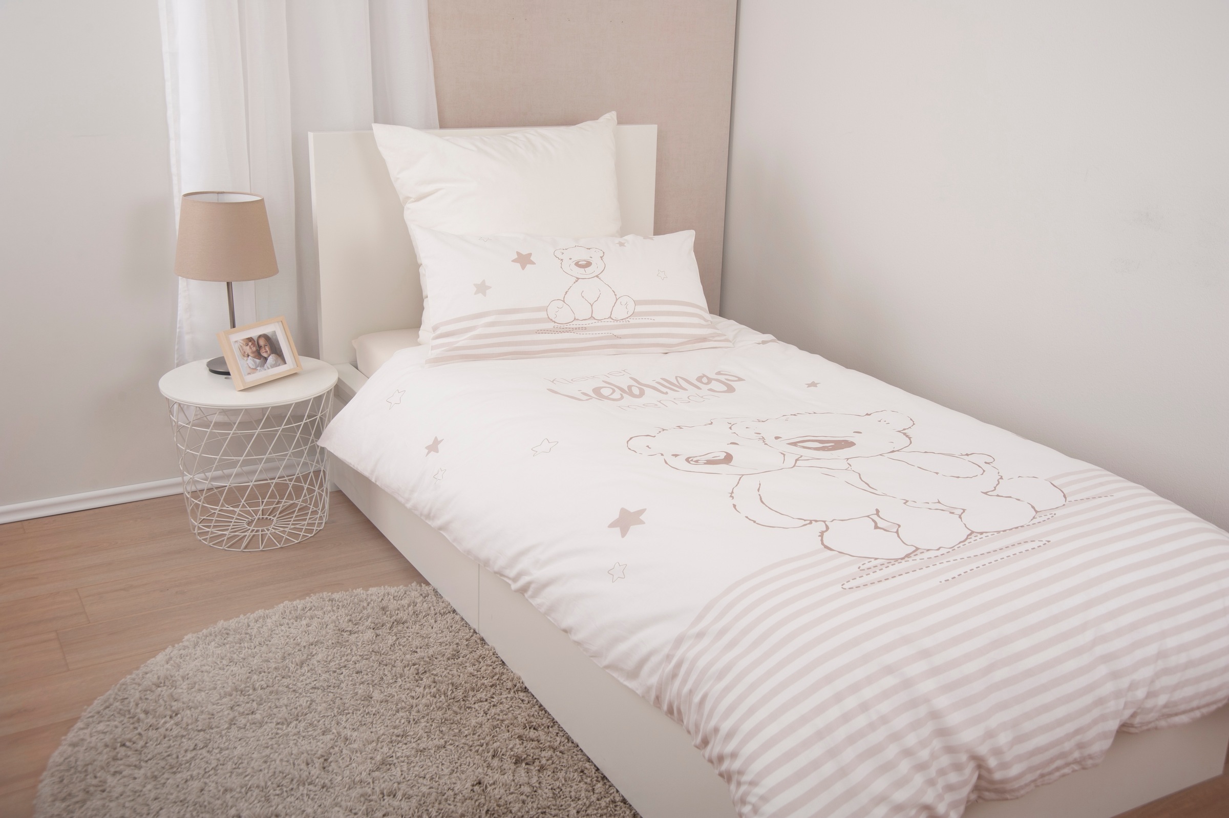 Lüttenhütt Kinderbettwäsche »Kleiner Liebling in Gr. 100x135 und 135x200 cm«, aus Baumwolle, mit niedlichem Bärenmotiv & Schriftzug, Babybettwäsche