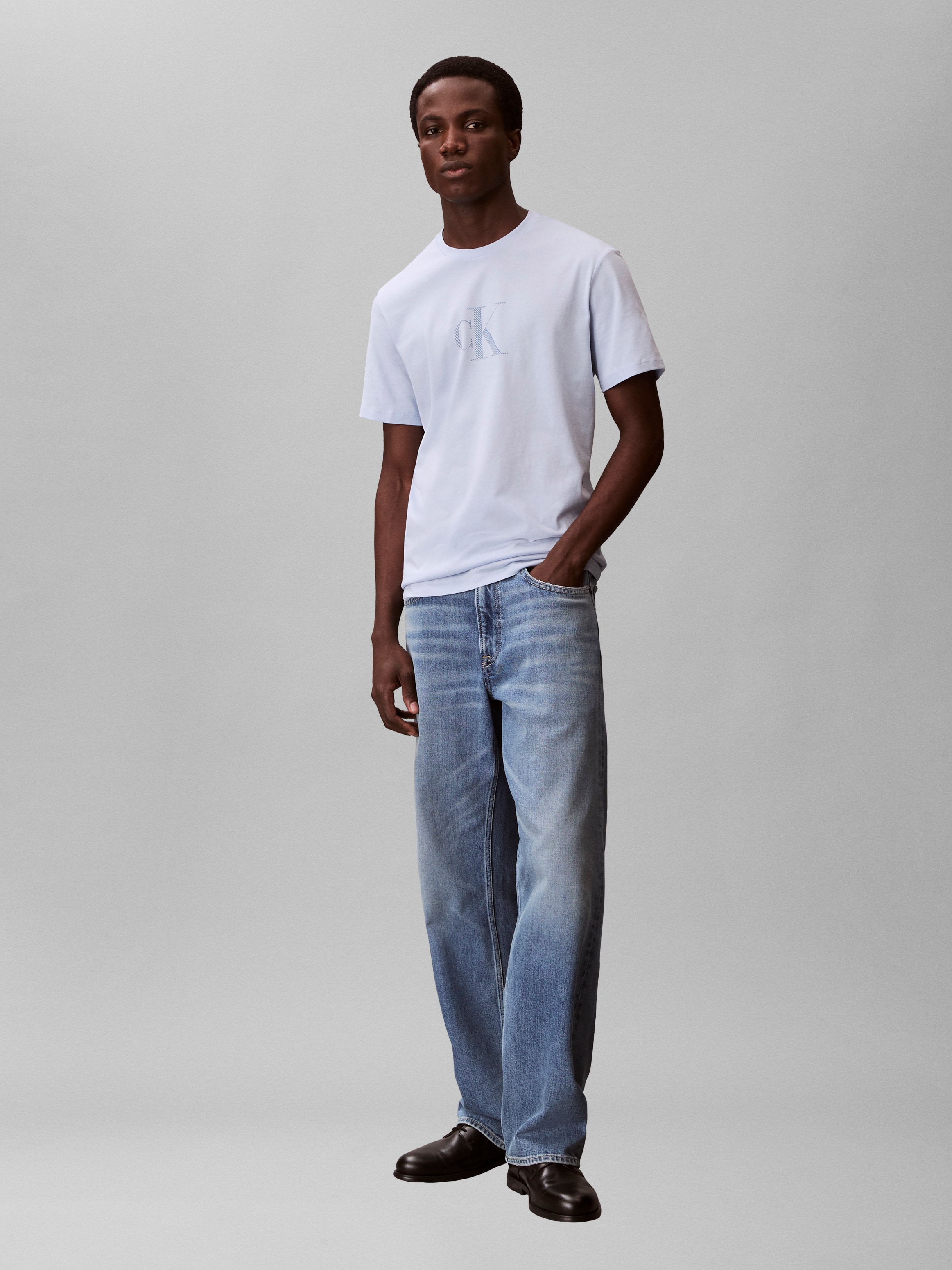 Calvin Klein Jeans T-Shirt Rundhalsausschnitt, Regular Fit, großer Rückendruck