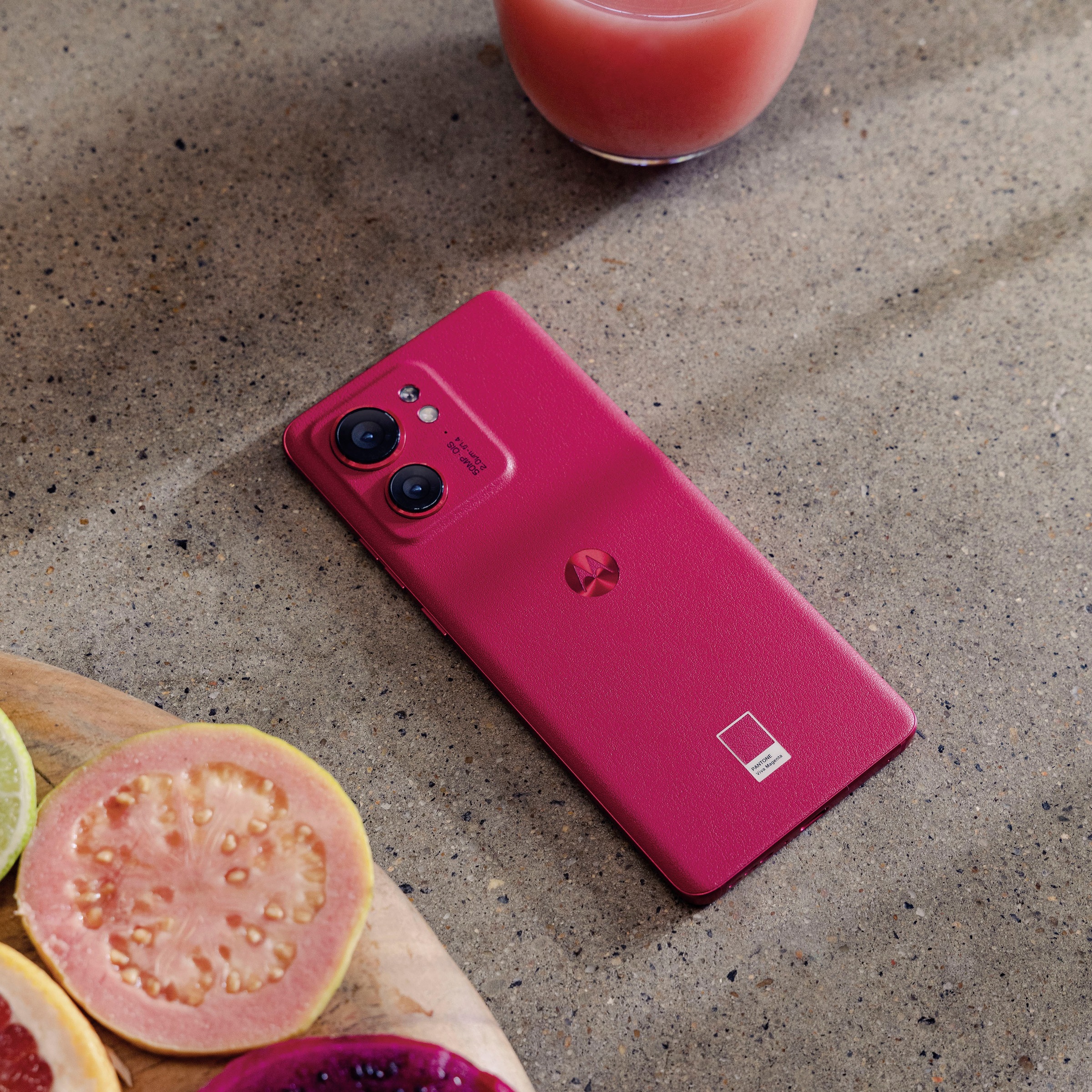 16. Bild von Motorola Smartphone »Edge 40«, viva magenta, 16,63 cm/6,55 Zoll, 256 GB Speicherplatz, 50 MP Kamera