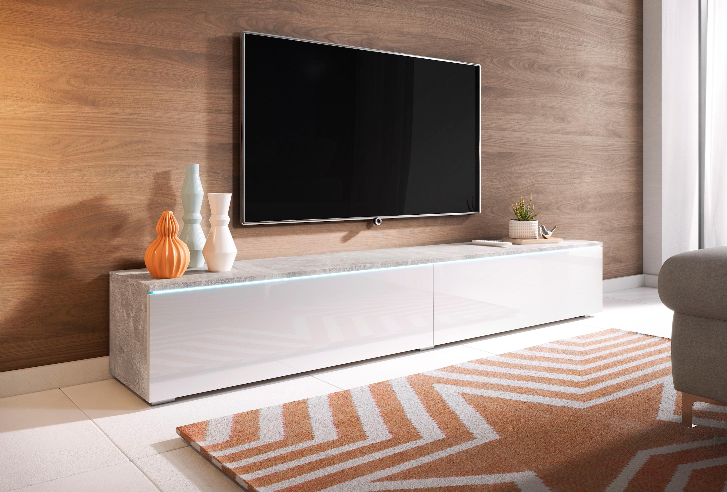 INOSIGN Lowboard »LOWBOARD VERA, wahlweise mit oder ohne Beleuchtung«, Modernes griffloses TV-Board, 180 cm TV-Schrank, stehend und hängend