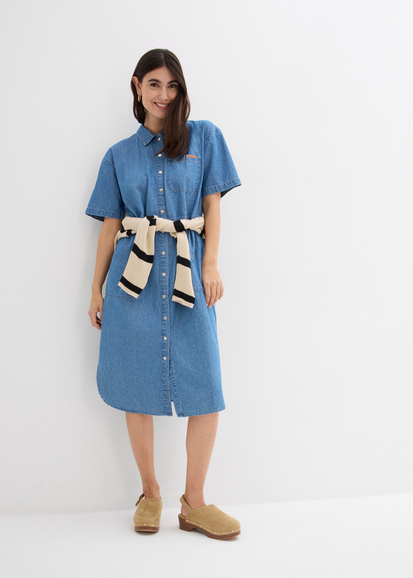 bonprix Jeanskleid »Jeanskleid, Oversized« 2 Stk. tlg. Brusttasche Jeanskleid, Oversized