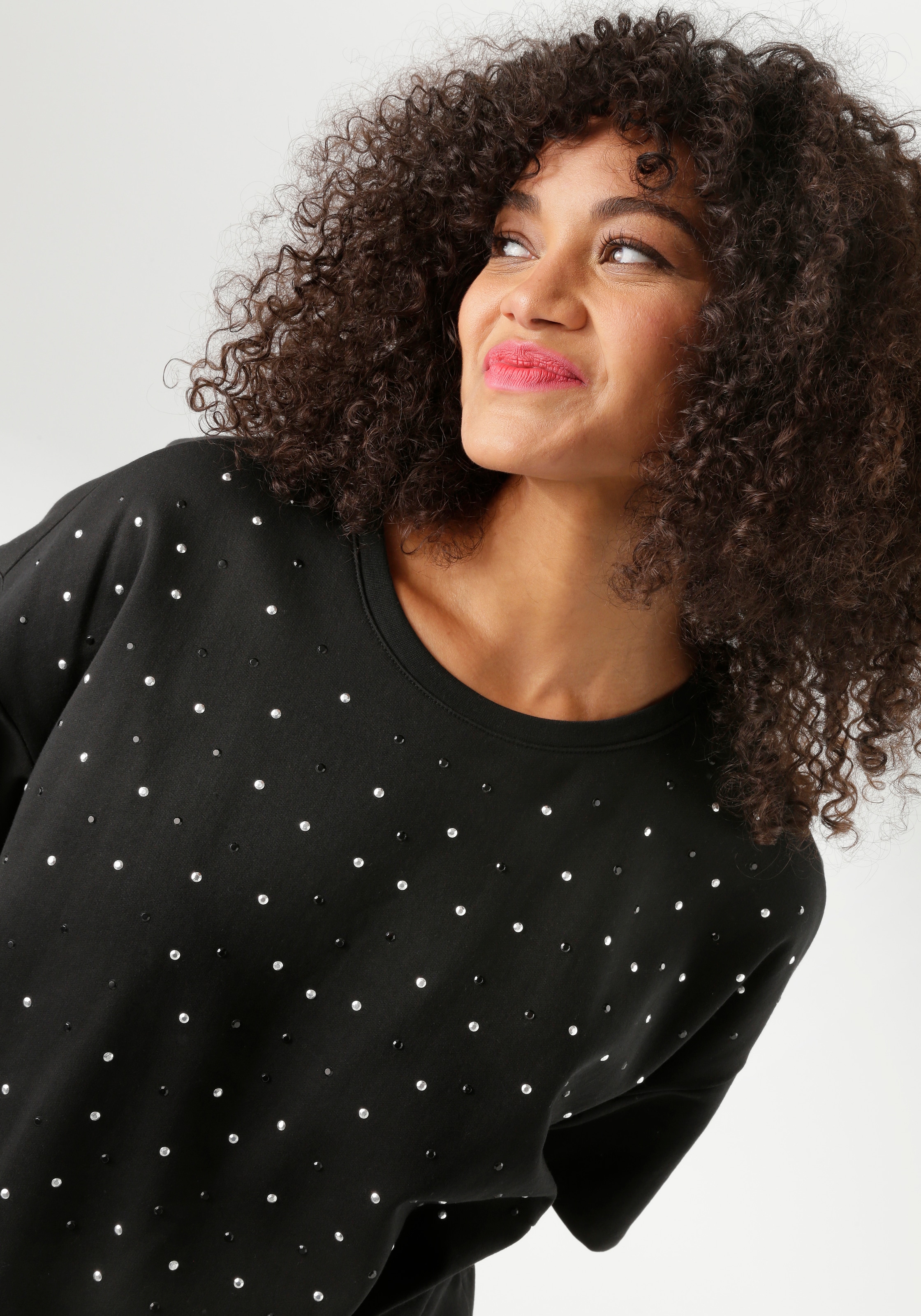 Aniston PLUS Kurzarmshirt, mit Nieten Applikation verziert - NEUE KOLLEKTION