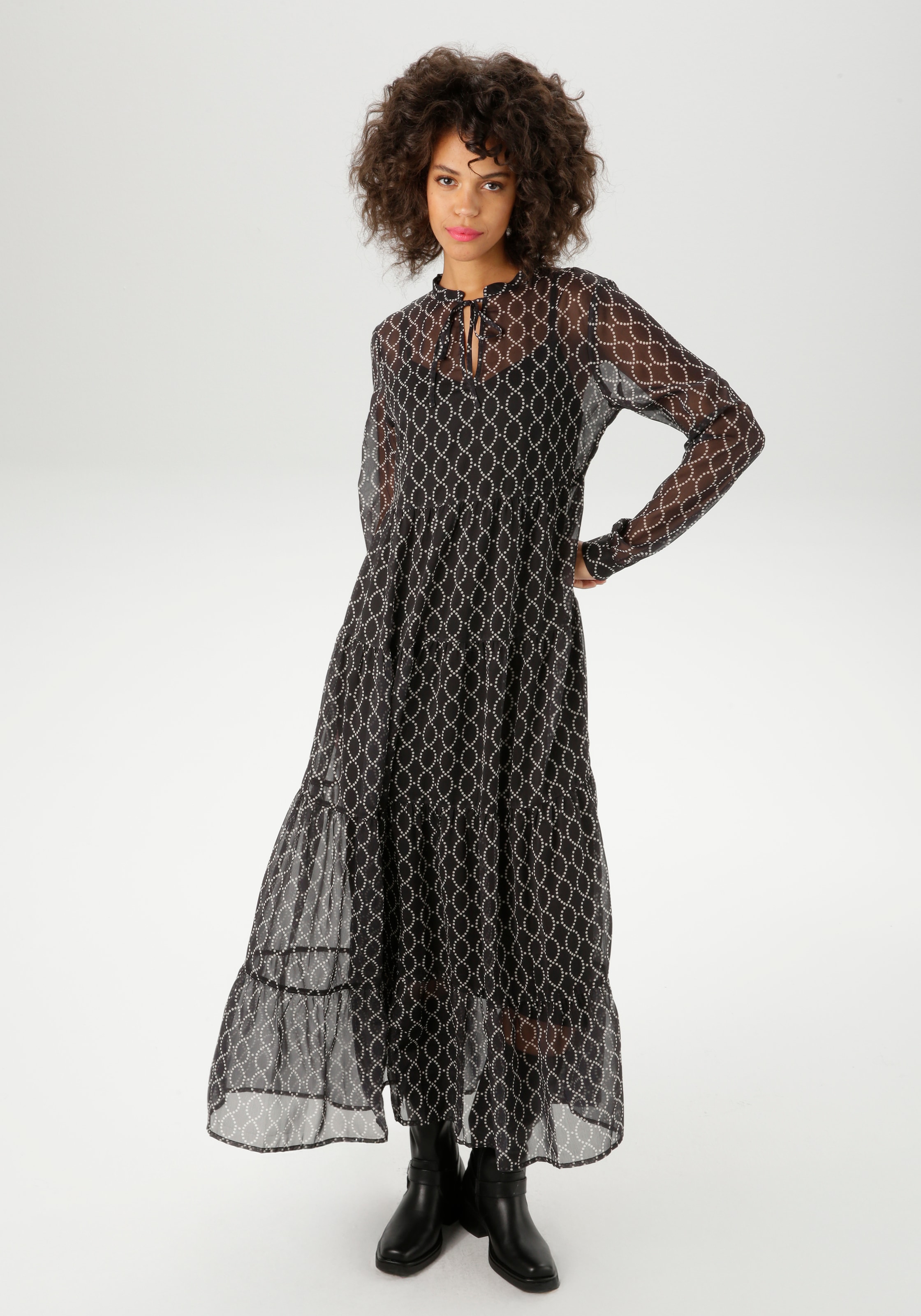 Aniston CASUAL Maxikleid, (mit Jersey-Unterkleid), mit interessantem Kettendruck aus Punkten - NEUE KOLLEKTION